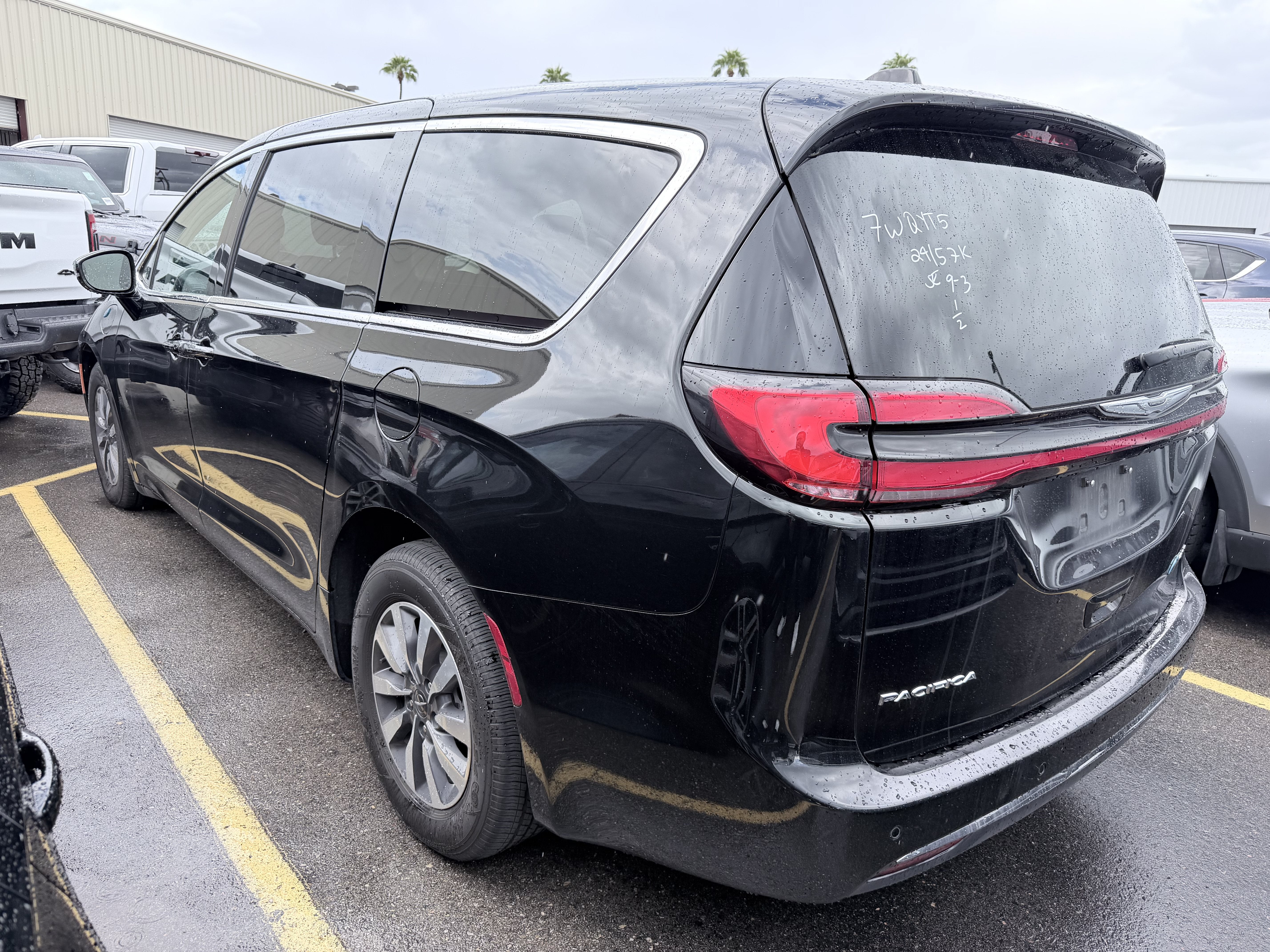 2024 Chrysler Pacifica Hybrid Select