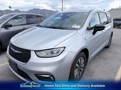 2024 Chrysler Pacifica Hybrid Select