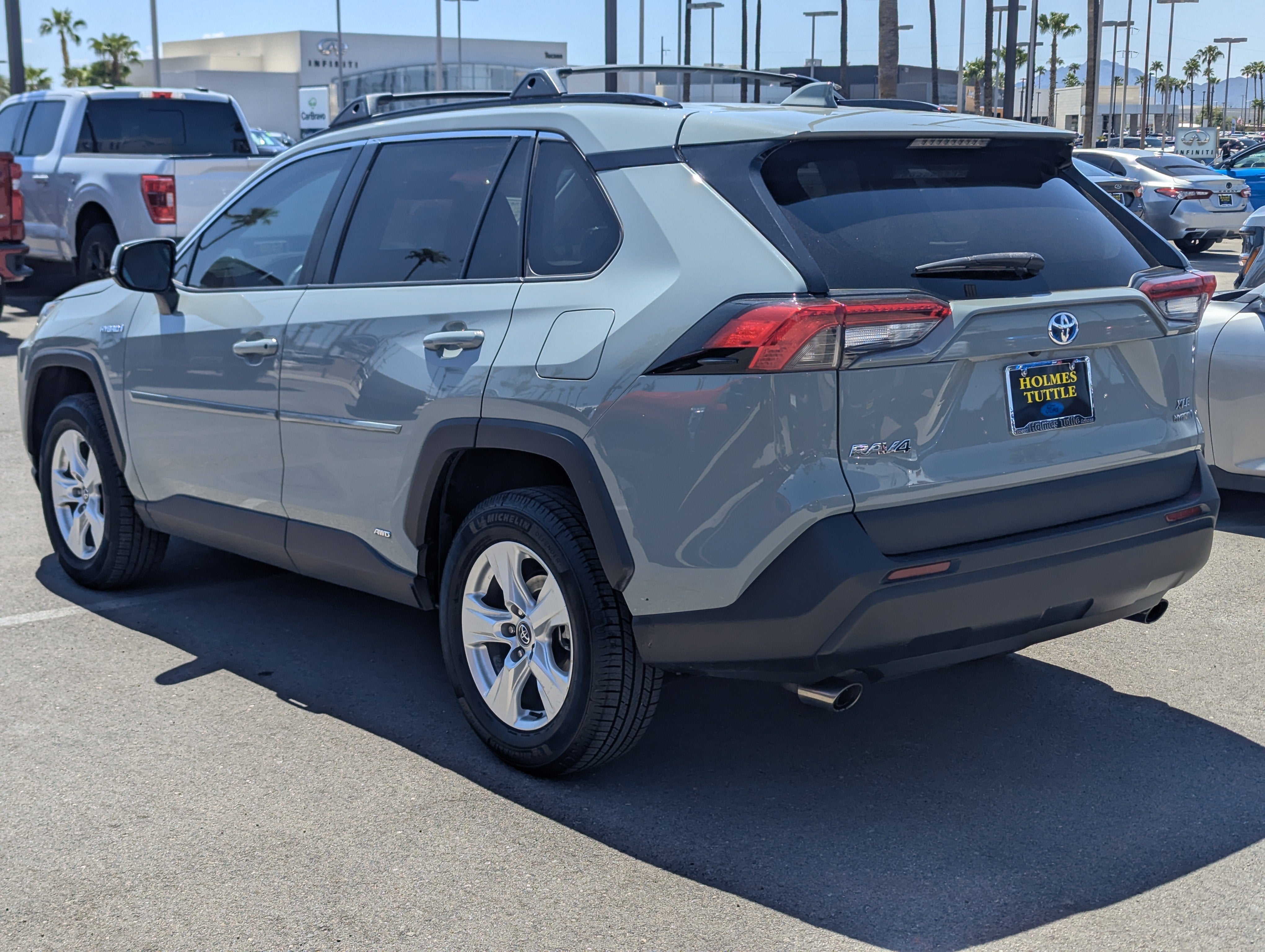 2020 Toyota RAV4 Hybrid XLE