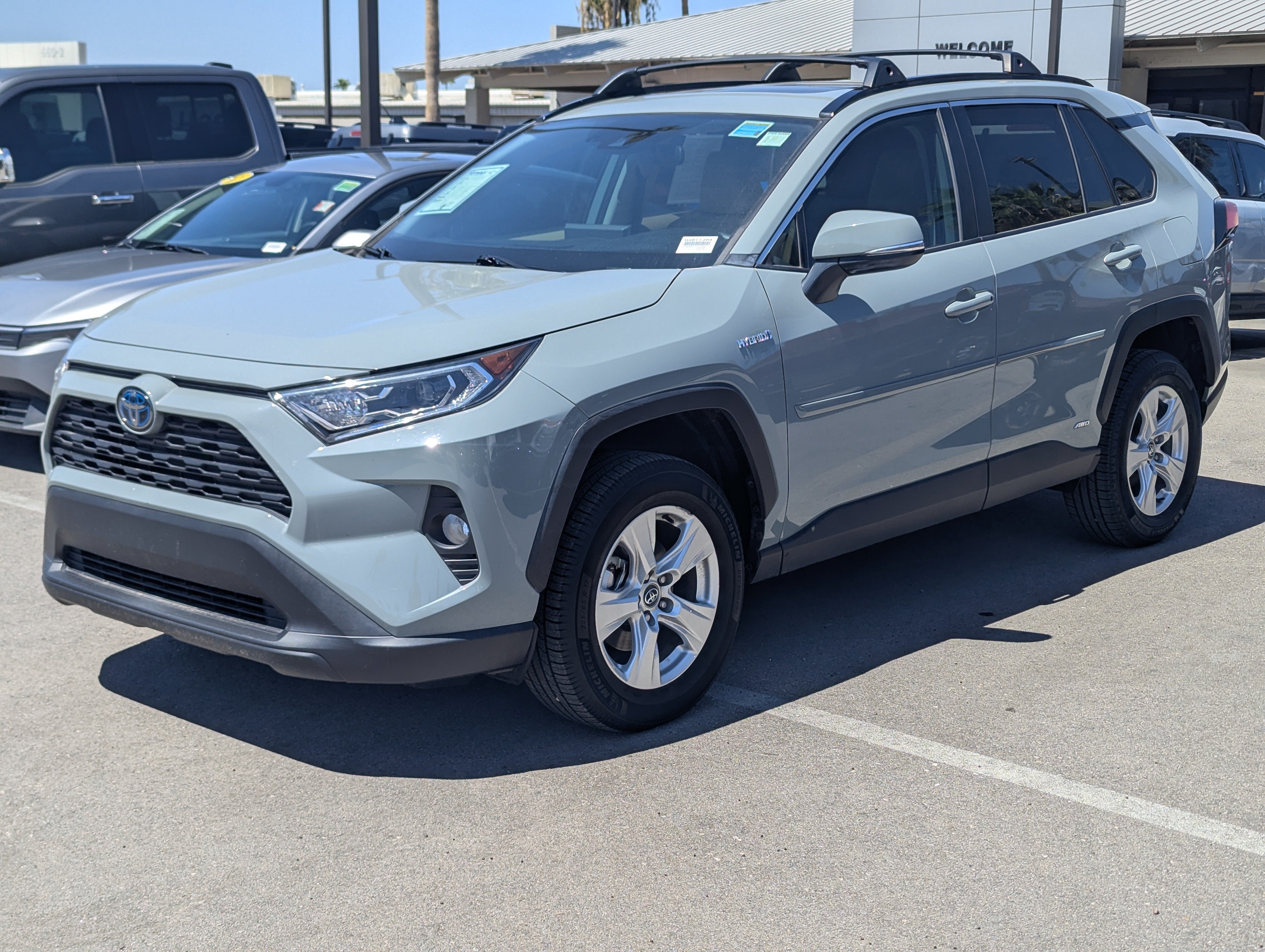 2020 Toyota RAV4 Hybrid XLE