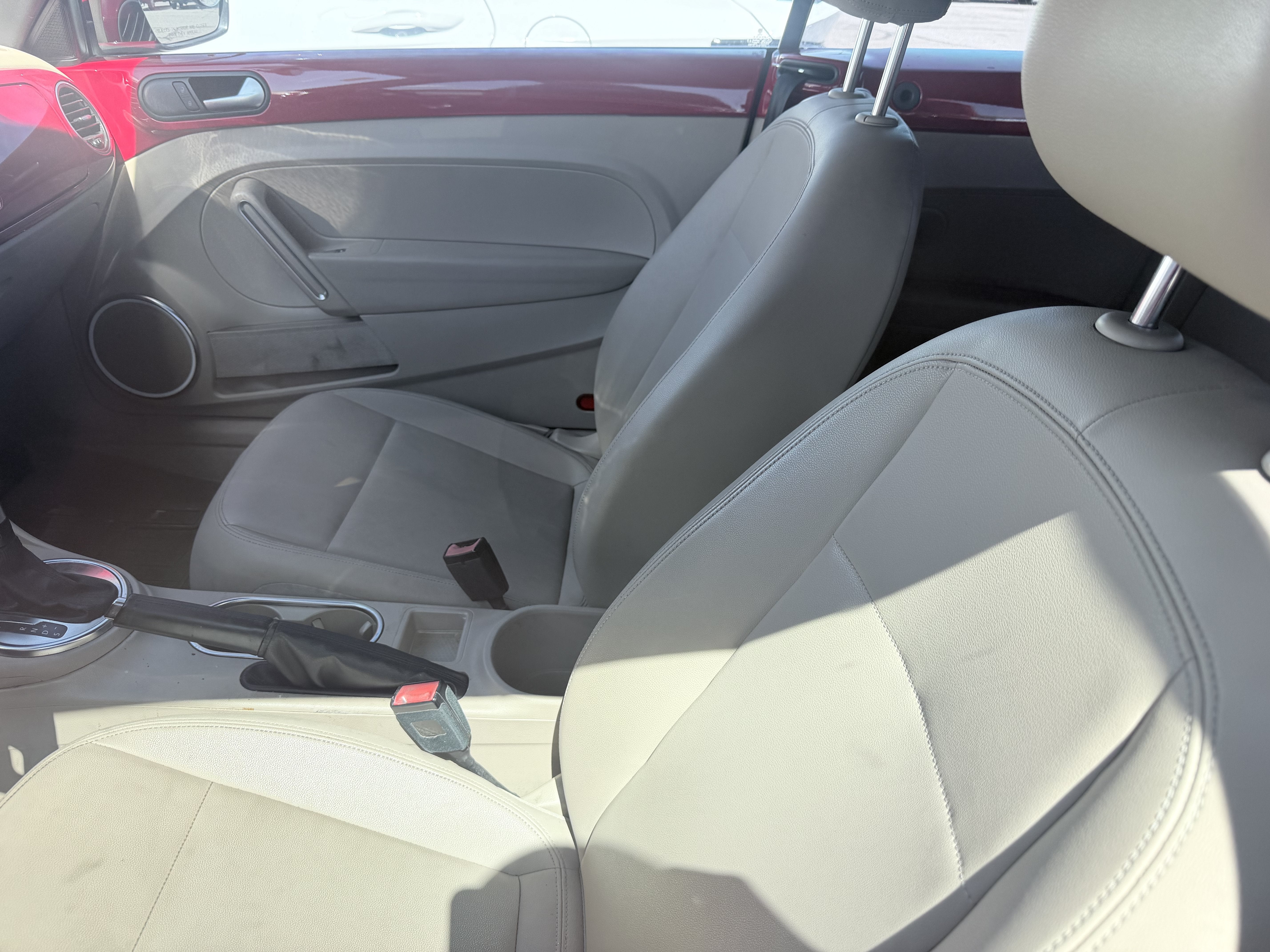 2013 Volkswagen Beetle Convertible 2.5L