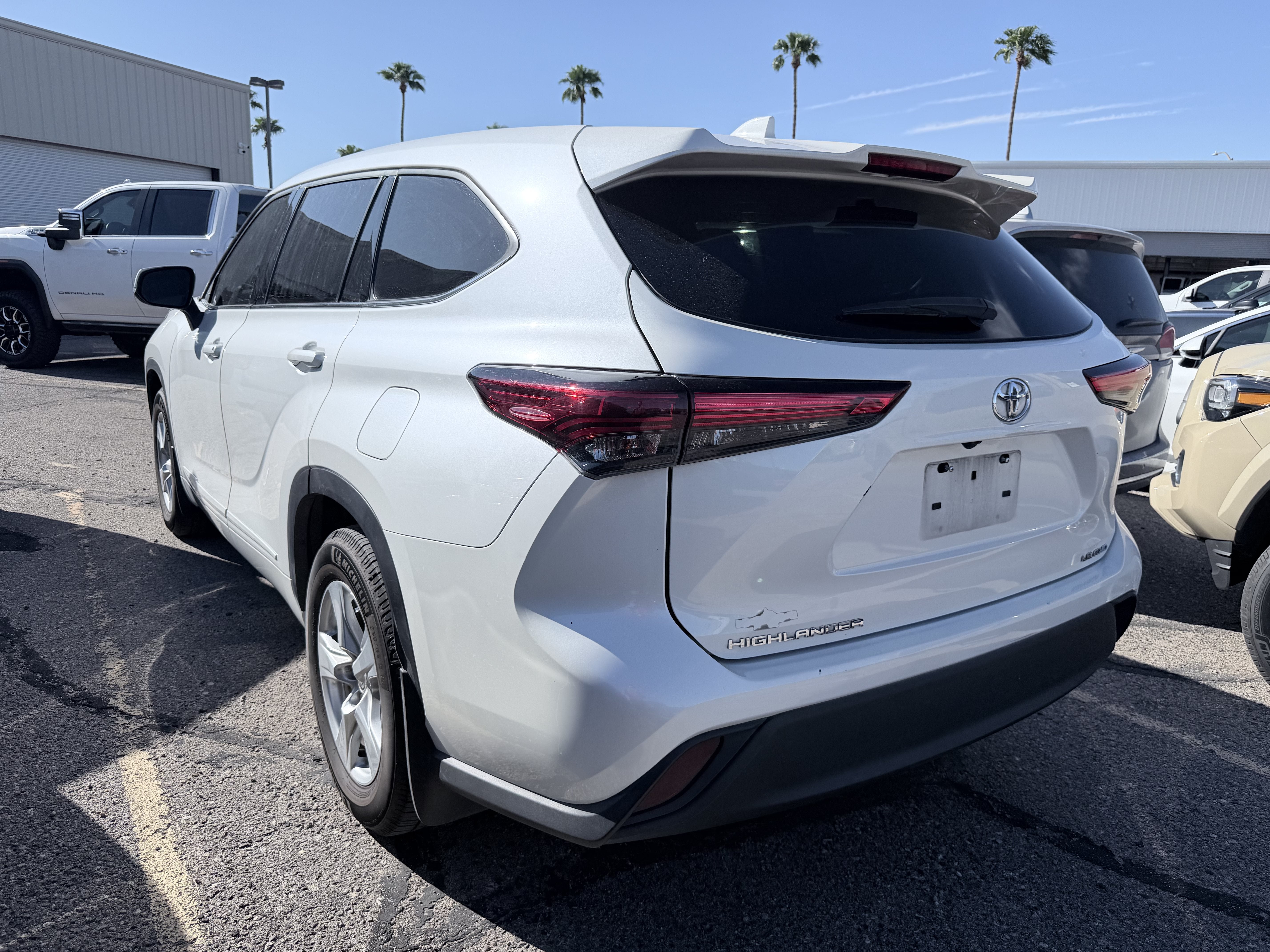 2020 Toyota Highlander LE