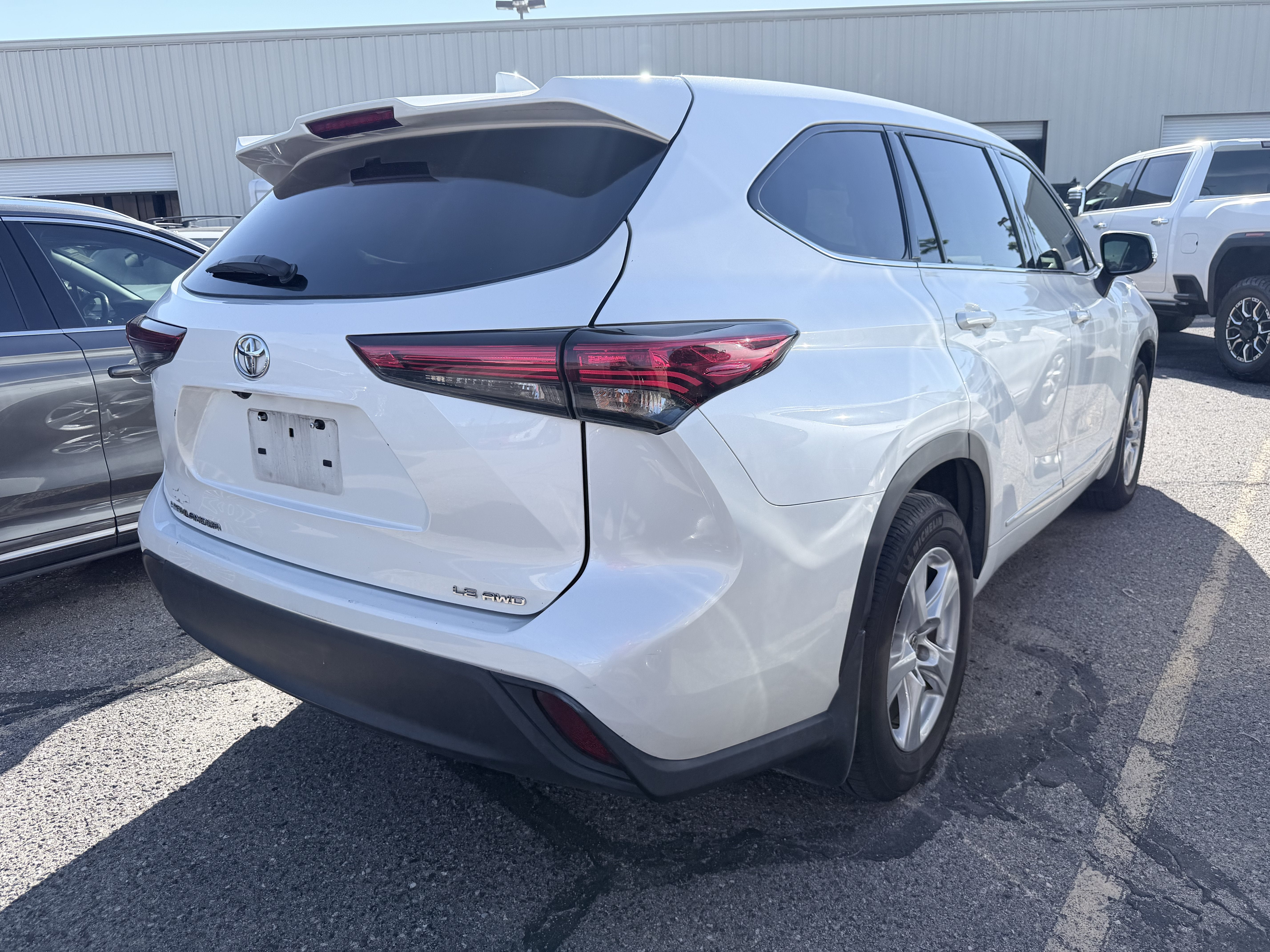 2020 Toyota Highlander LE