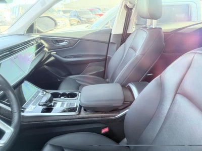 2019 Audi Q8 Premium Plus
