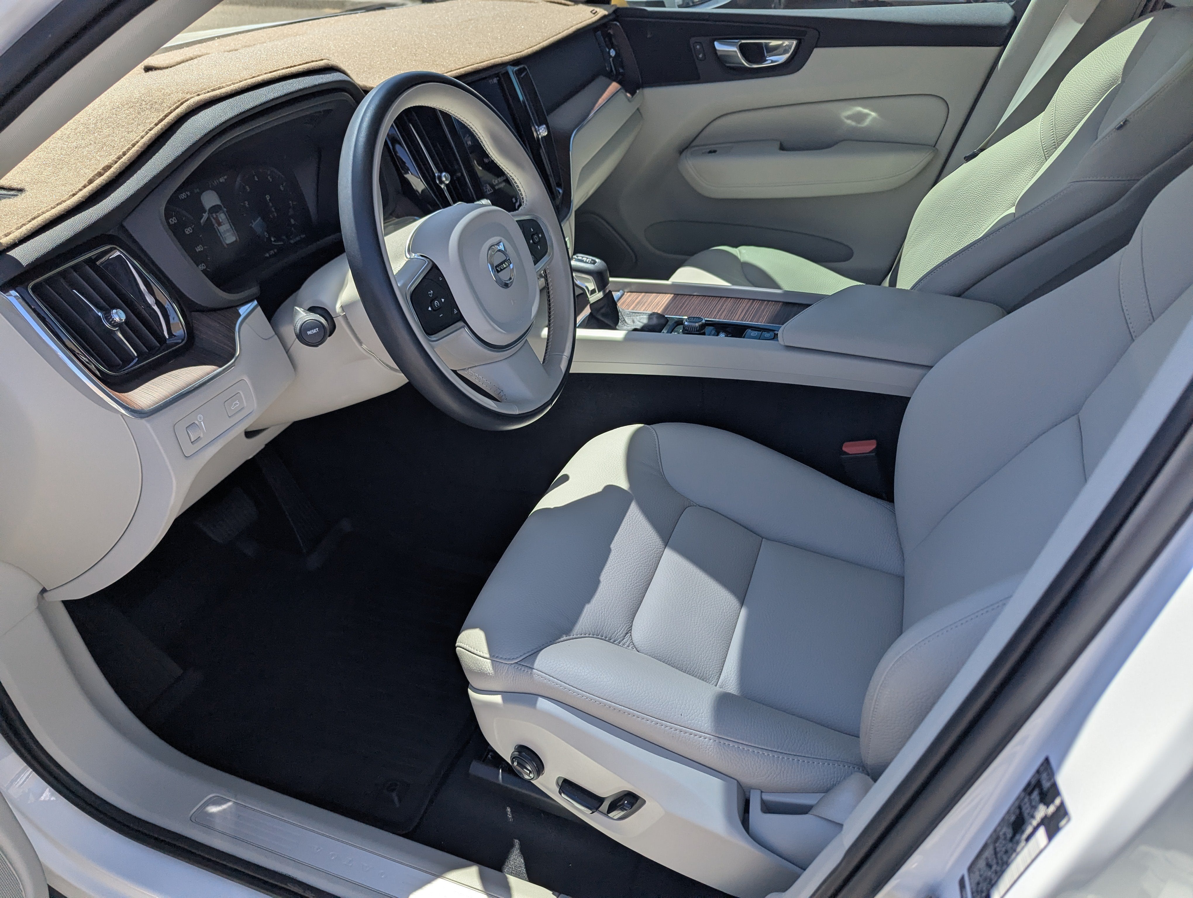 2021 Volvo XC60 Momentum