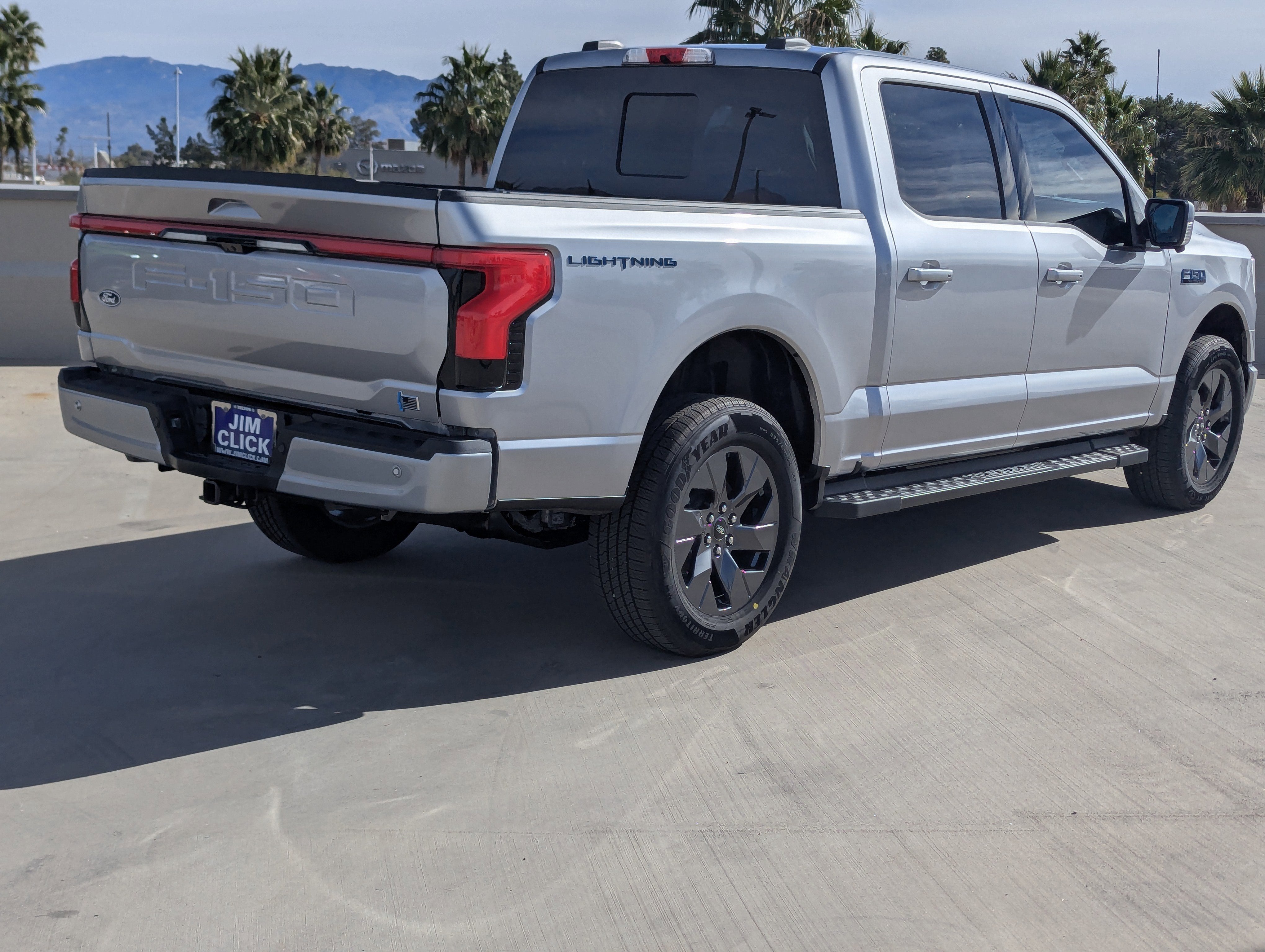 2025 Ford F-150 Lightning Lariat®