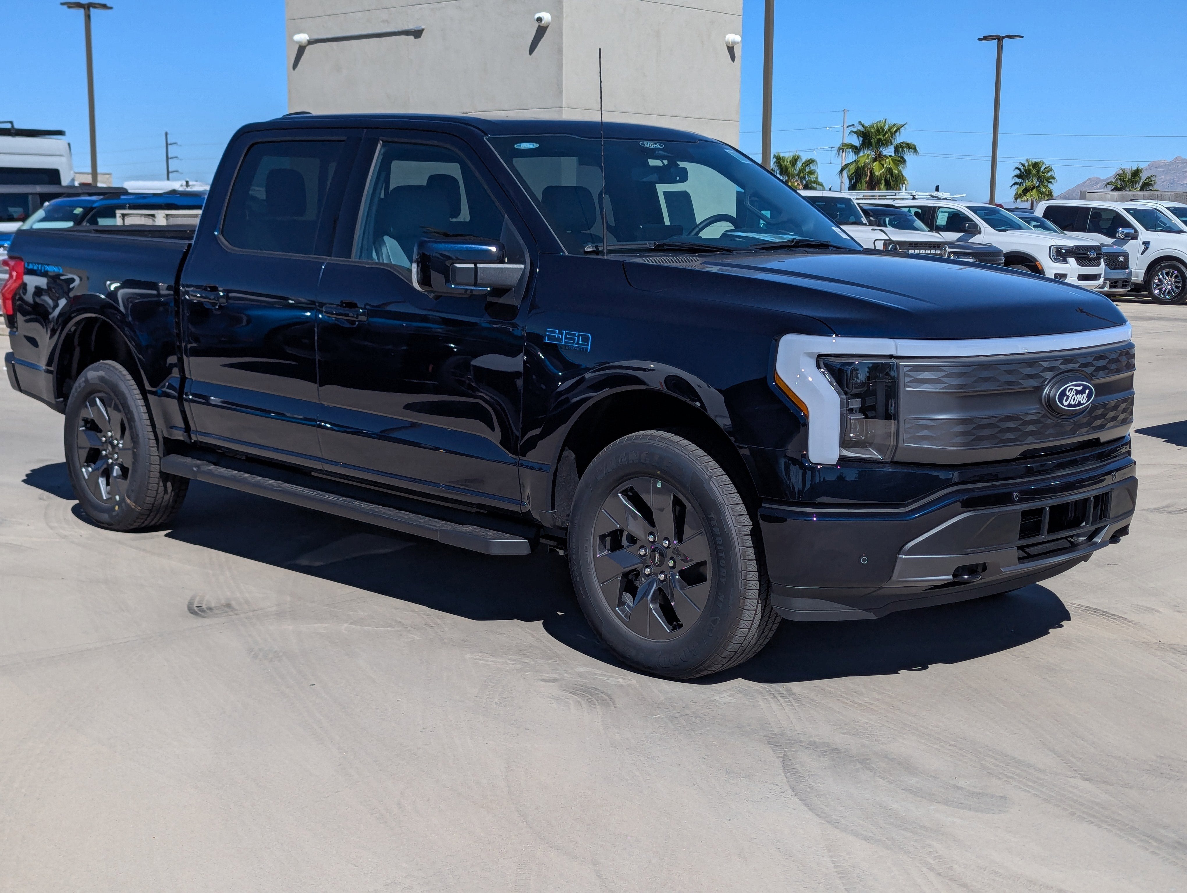 2025 Ford F-150 Lightning Lariat®