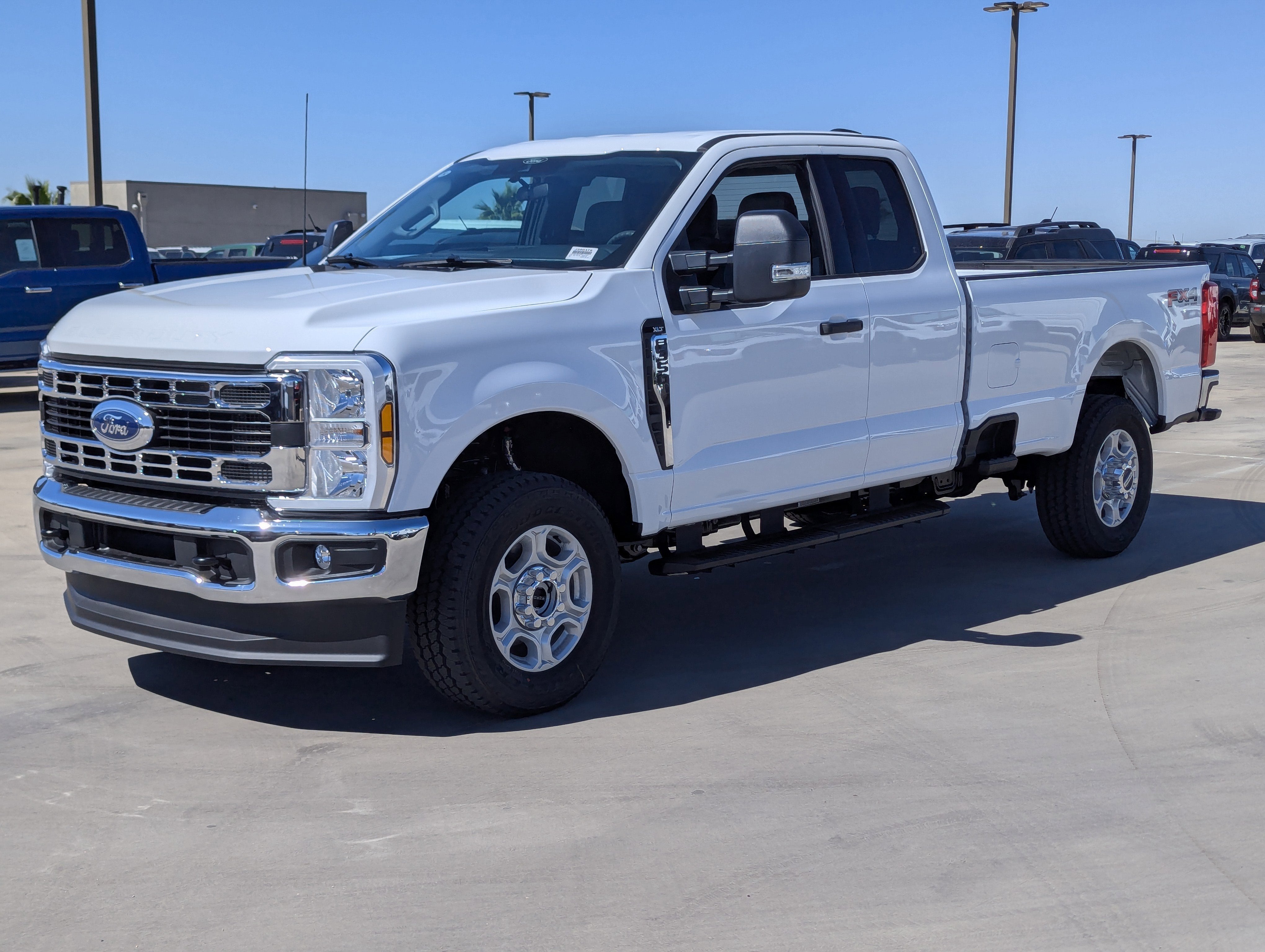 2025 Ford Super Duty F-350® XLT