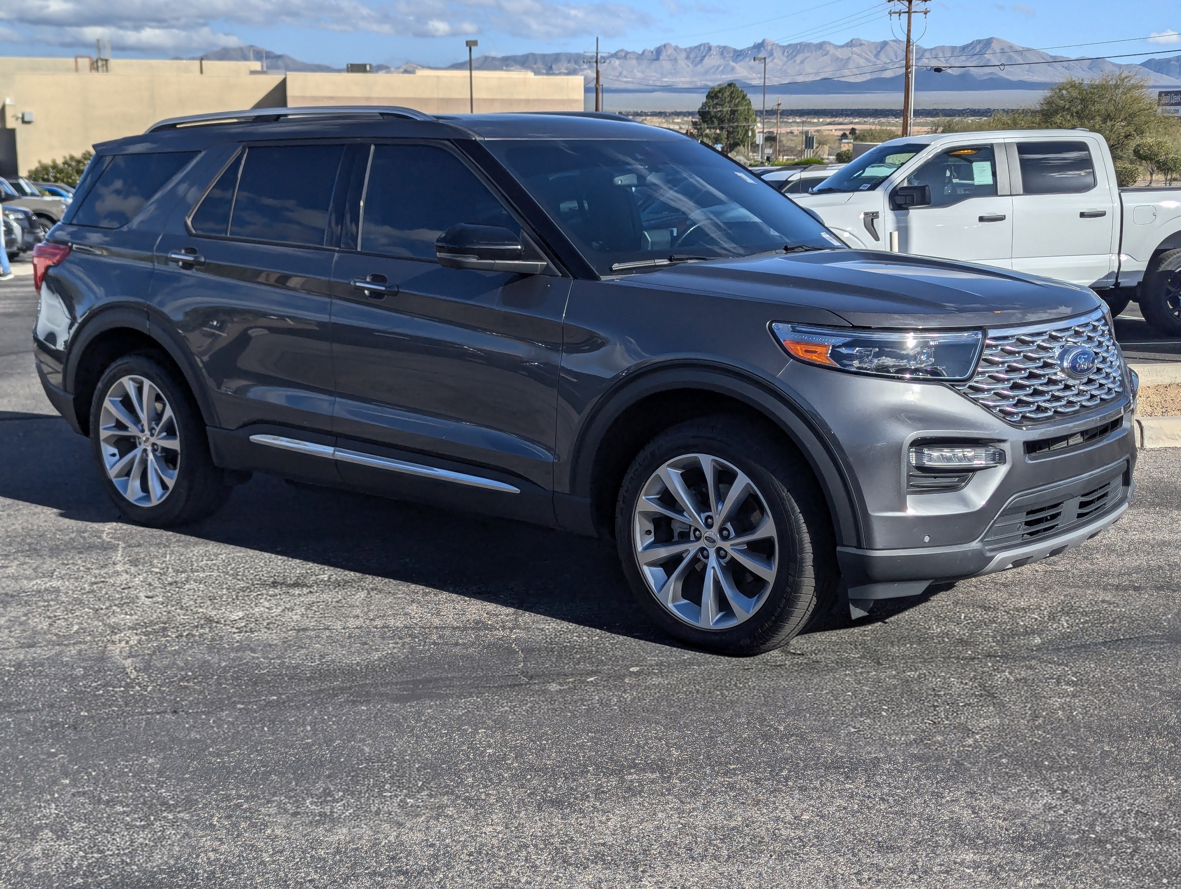 2023 Ford Explorer Platinum