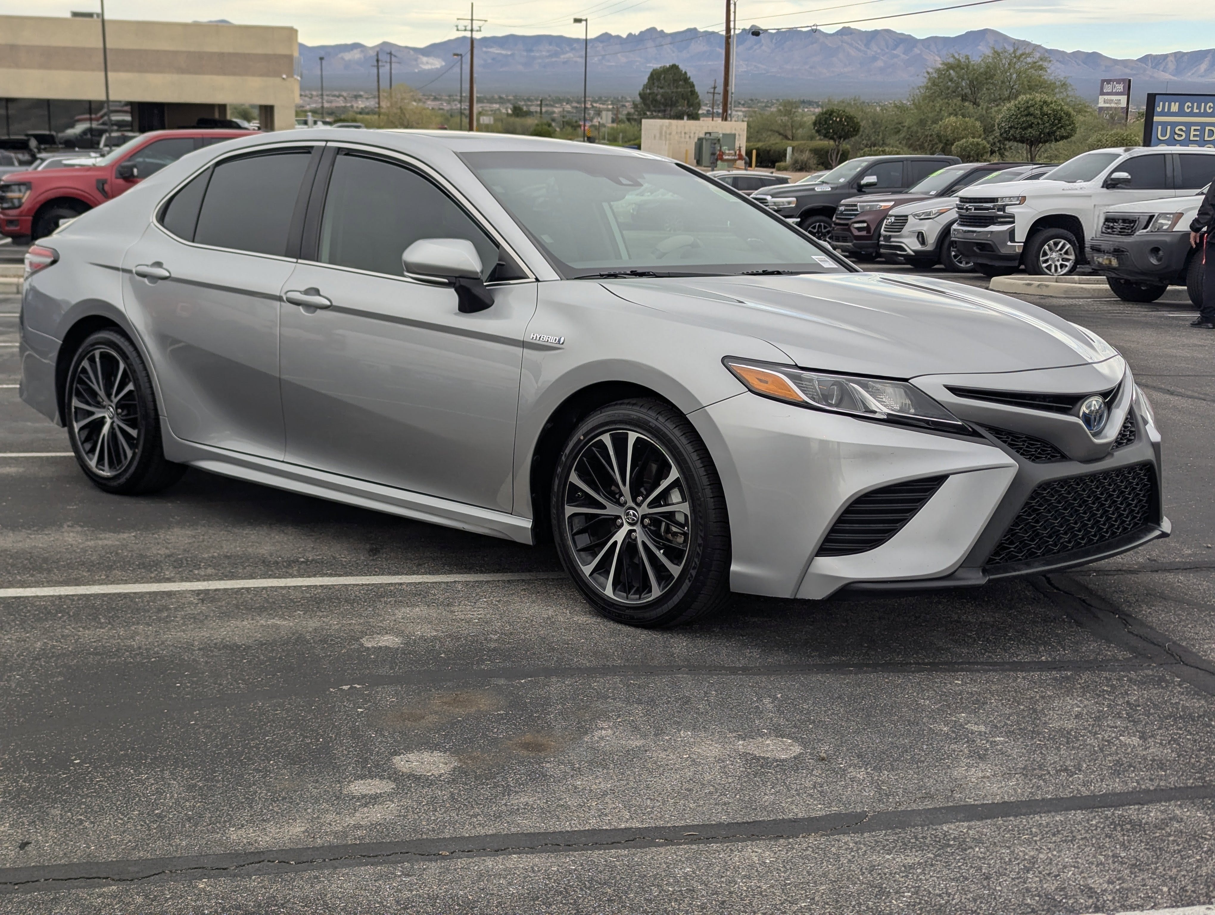 2019 Toyota Camry Hybrid SE