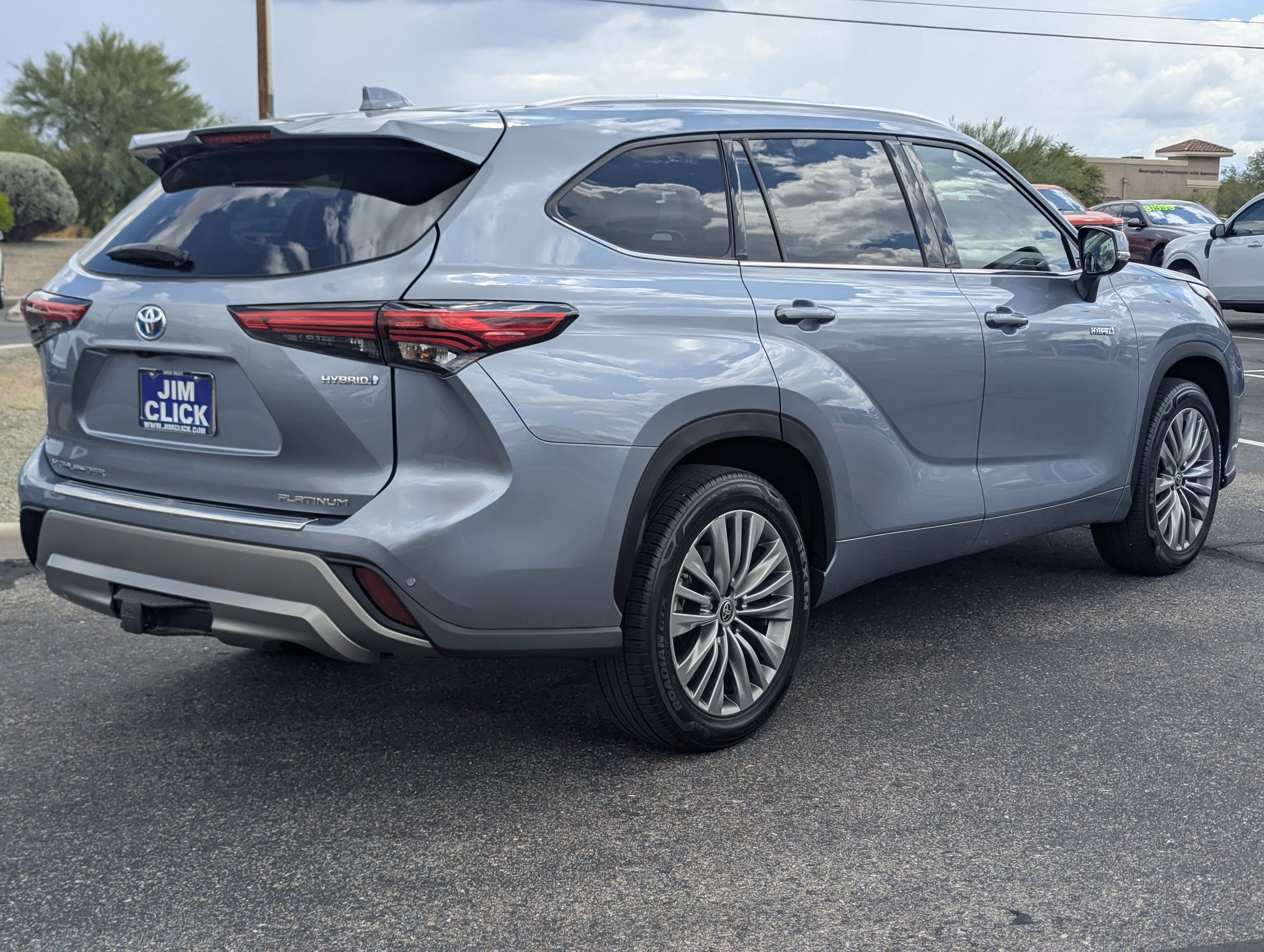 2021 Toyota Highlander Hybrid Platinum