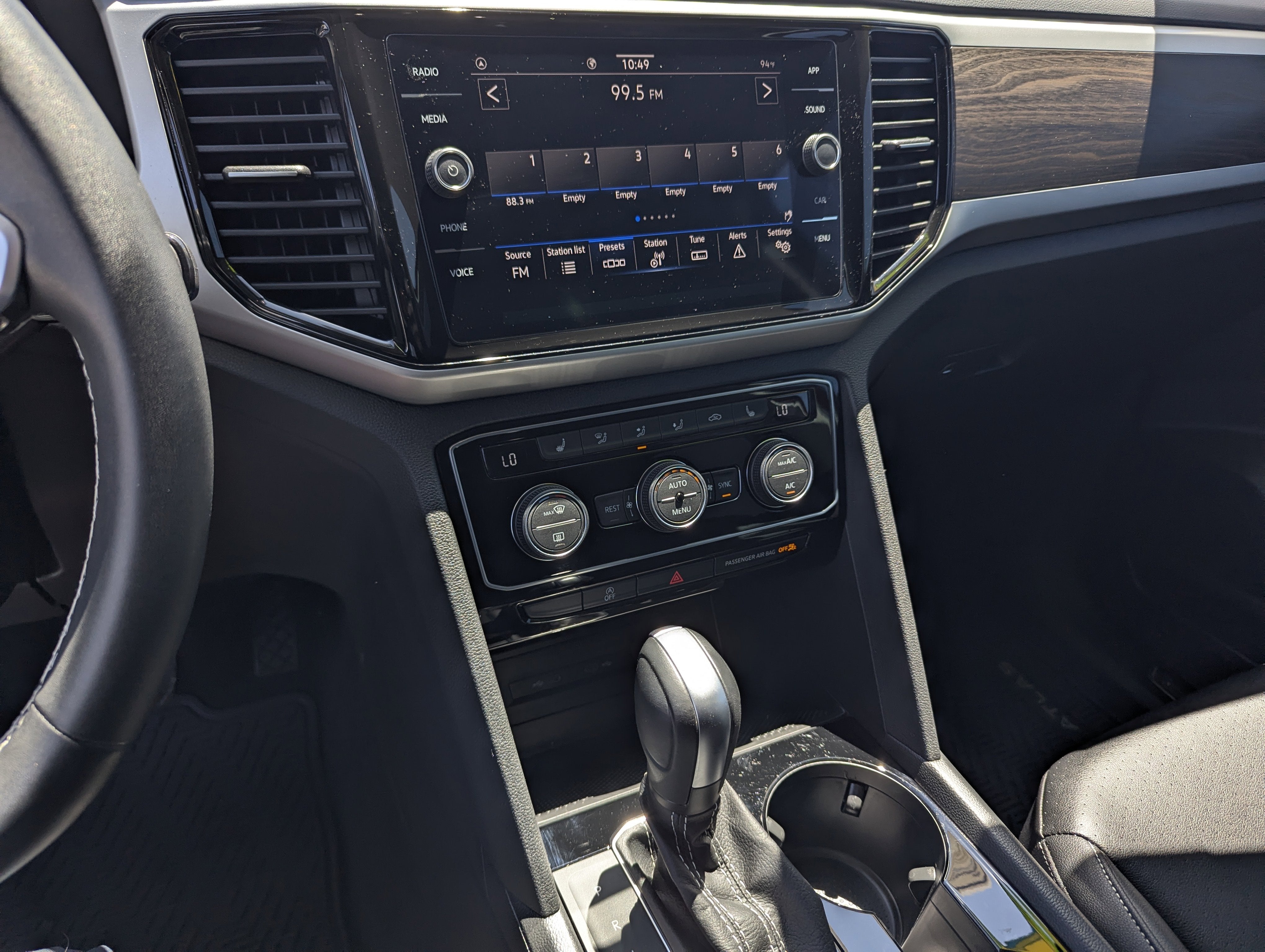 2023 Volkswagen Atlas 3.6L V6 SE w/Technology