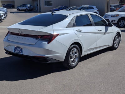 2022 Hyundai Elantra SE