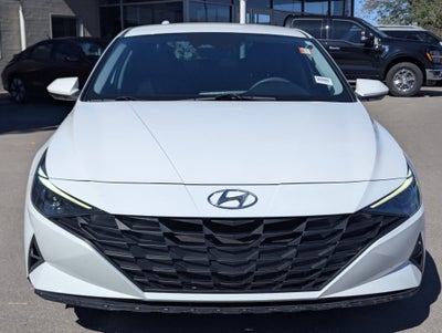 2022 Hyundai Elantra SE