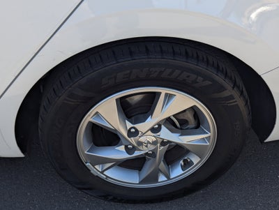 2022 Hyundai Elantra SE