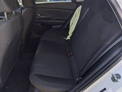 2022 Hyundai Elantra SE