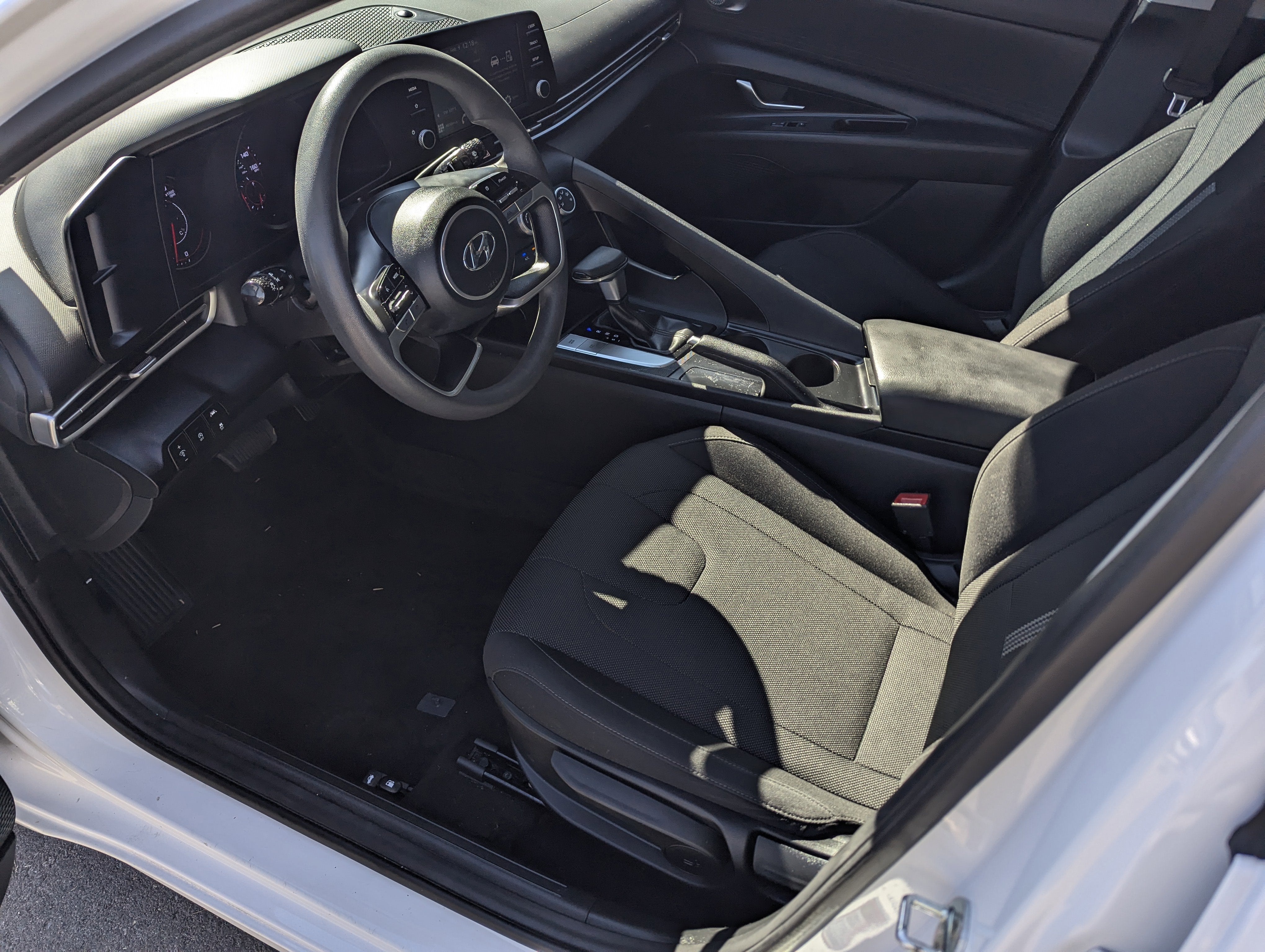 2022 Hyundai Elantra SE