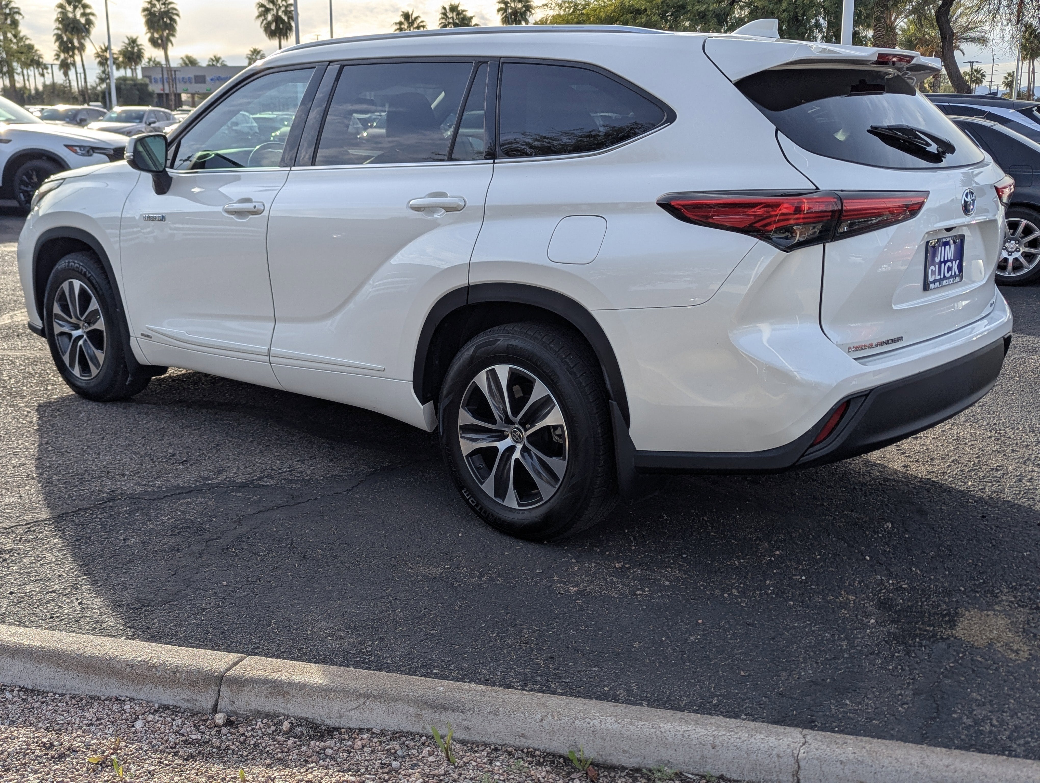 2020 Toyota Highlander Hybrid XLE