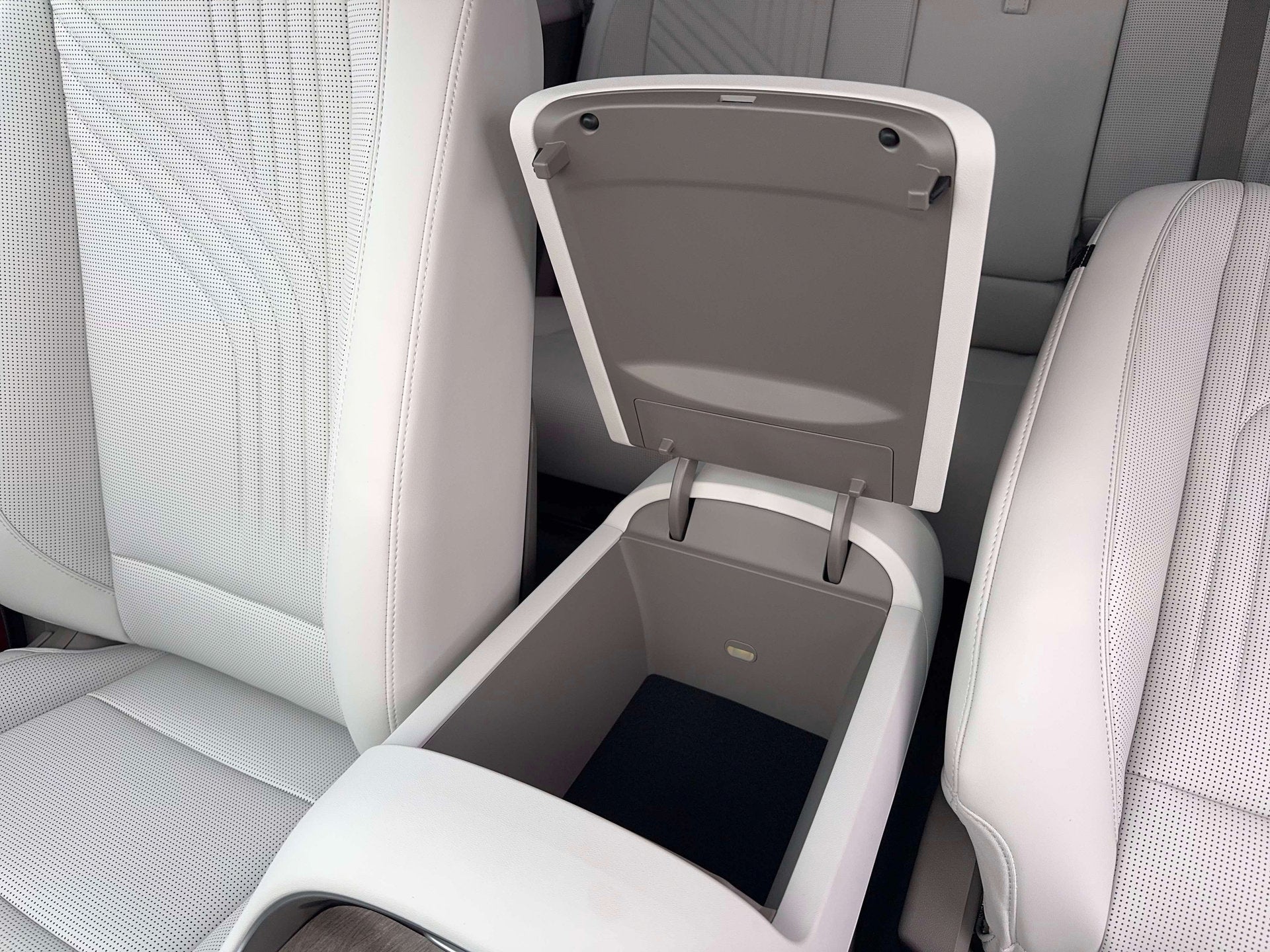 2027 Hyundai Palisade Hybrid SEL 8P