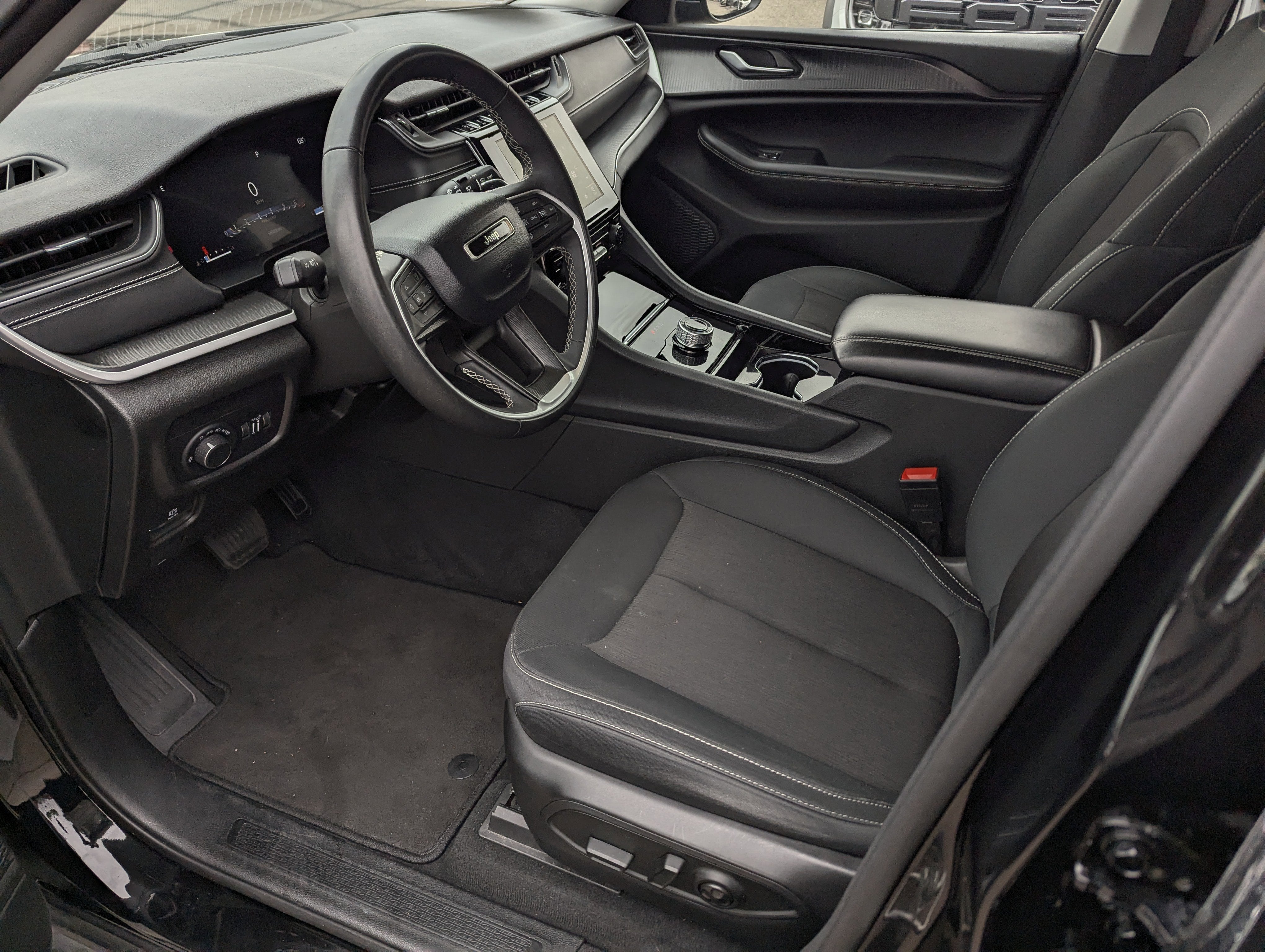 2023 Jeep Grand Cherokee L Laredo