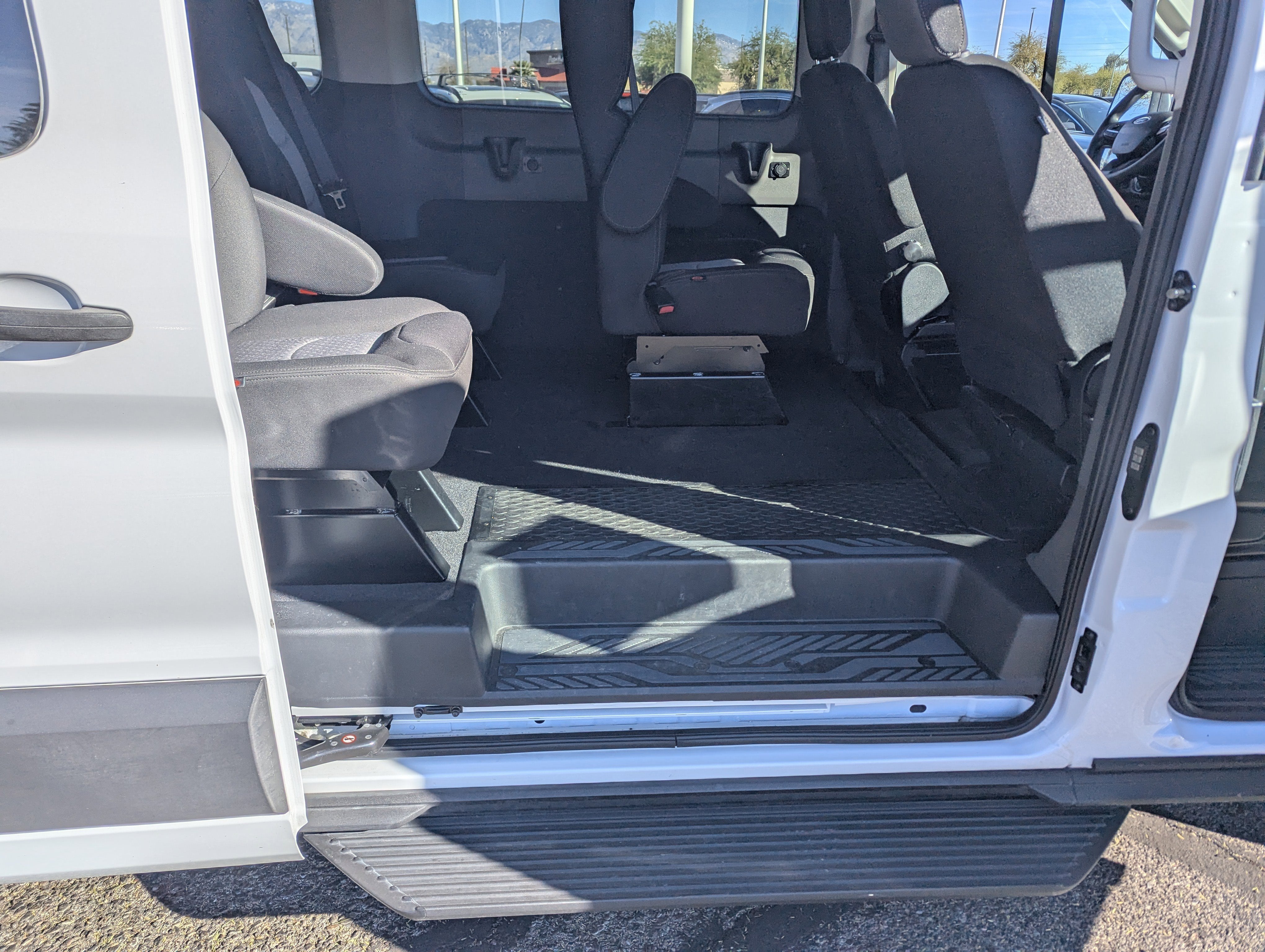 2024 Ford Transit Passenger Wagon XLT