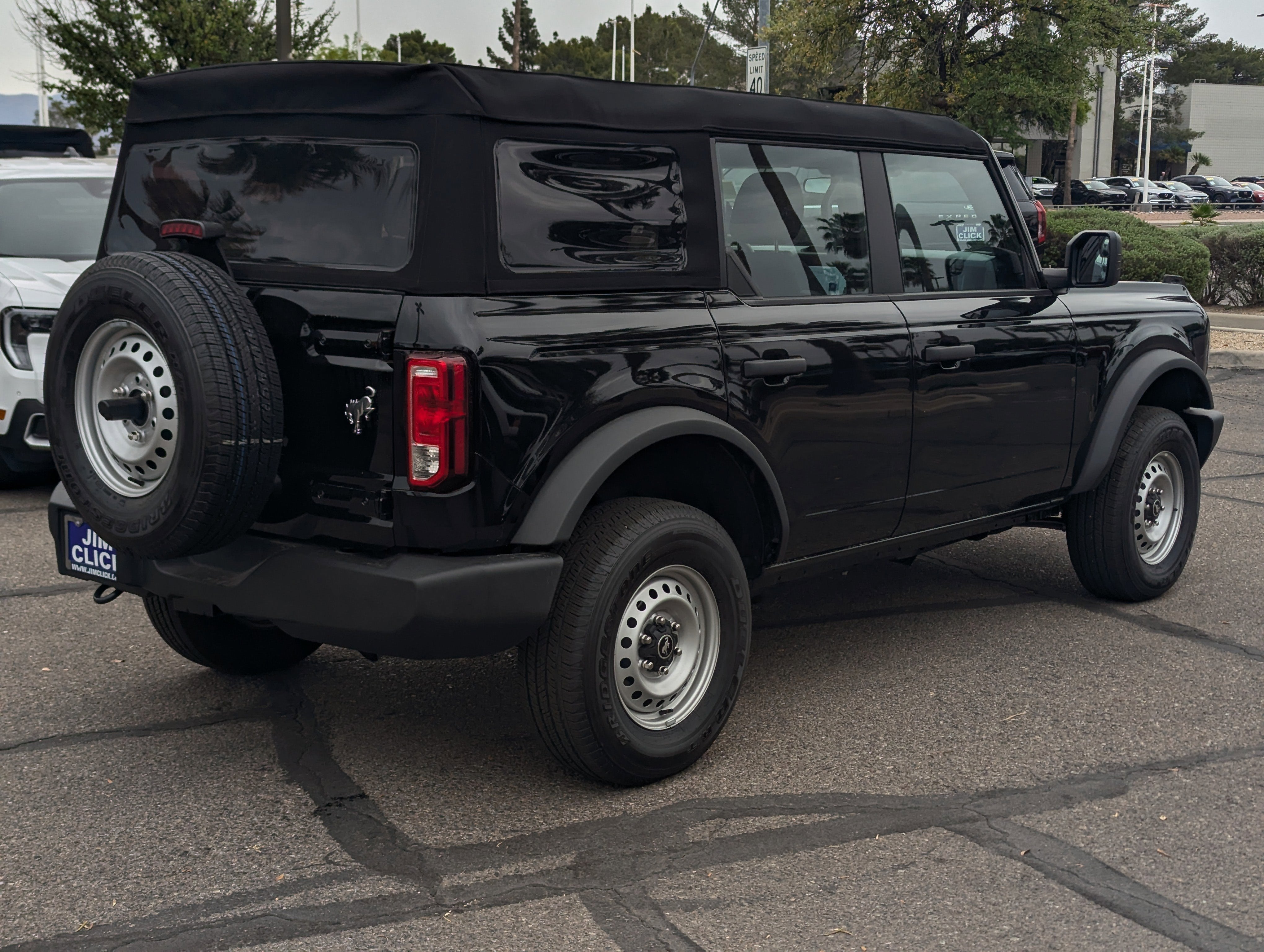 2025 Ford Bronco Base