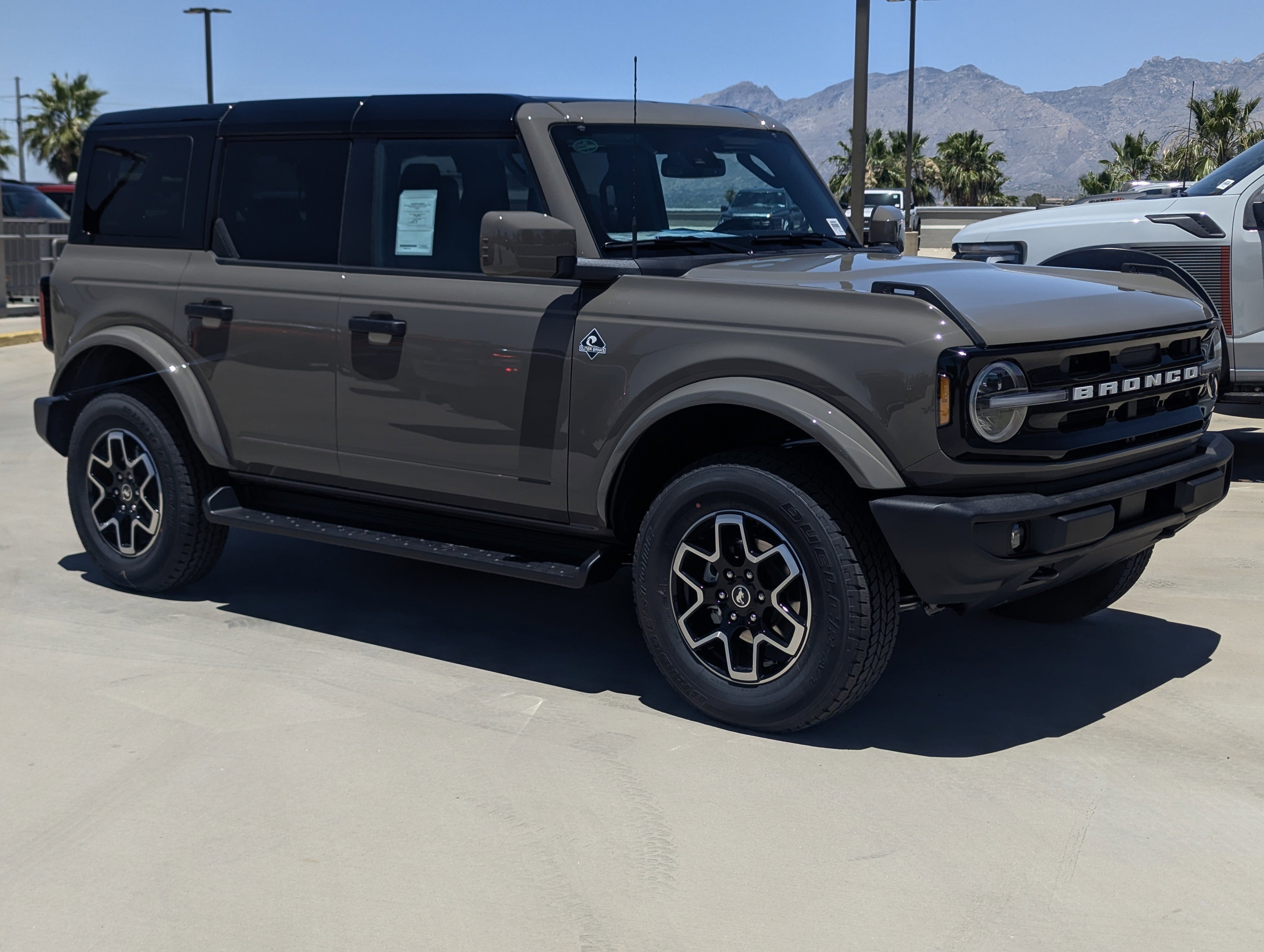 2026 Ford Bronco Outer Banks®