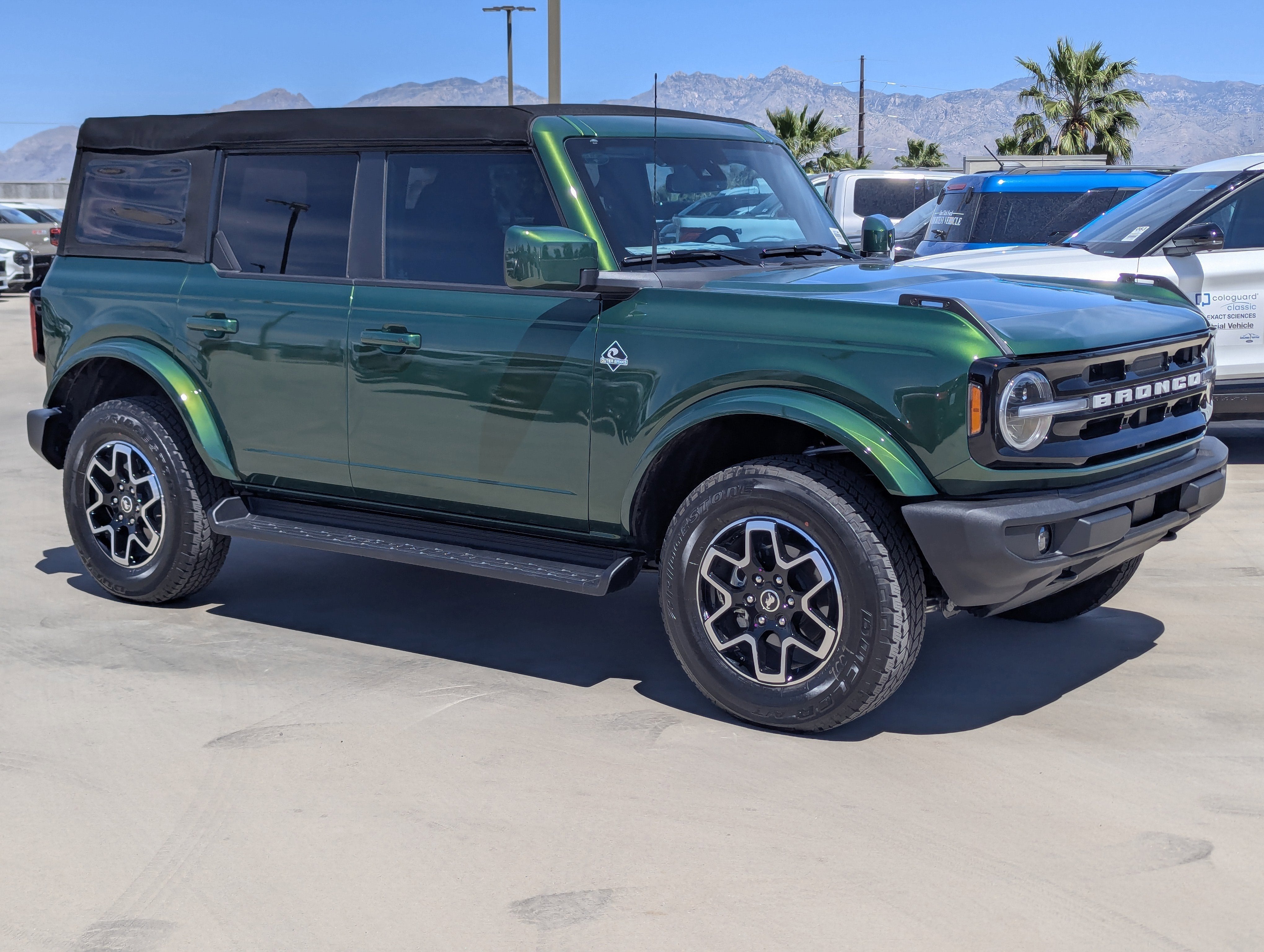 2025 Ford Bronco Outer Banks®