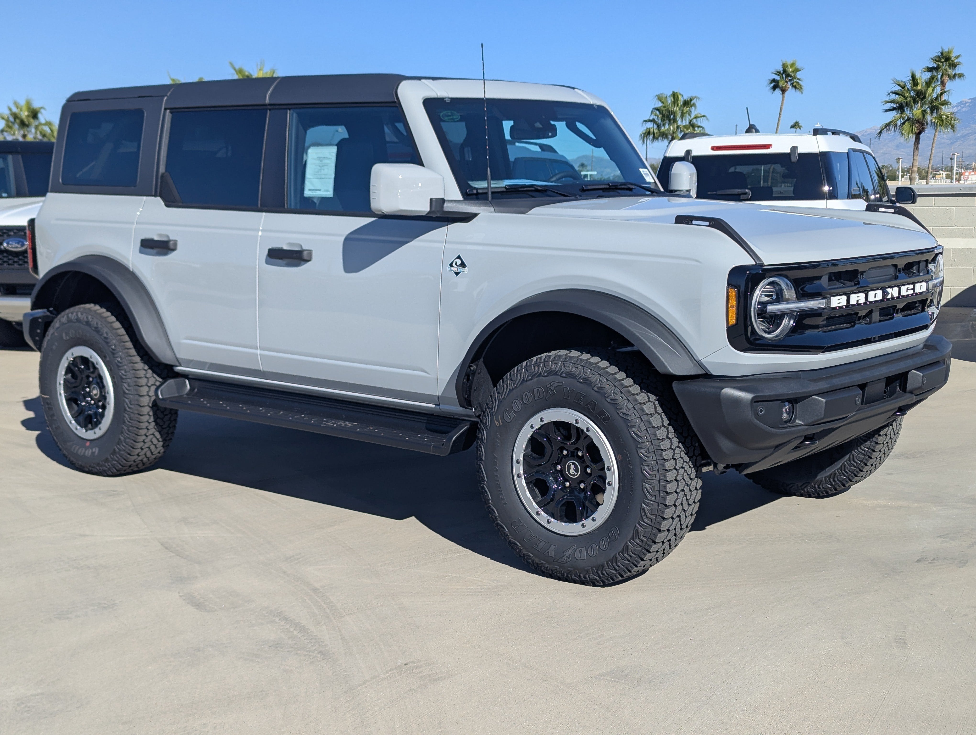2026 Ford Bronco Outer Banks®