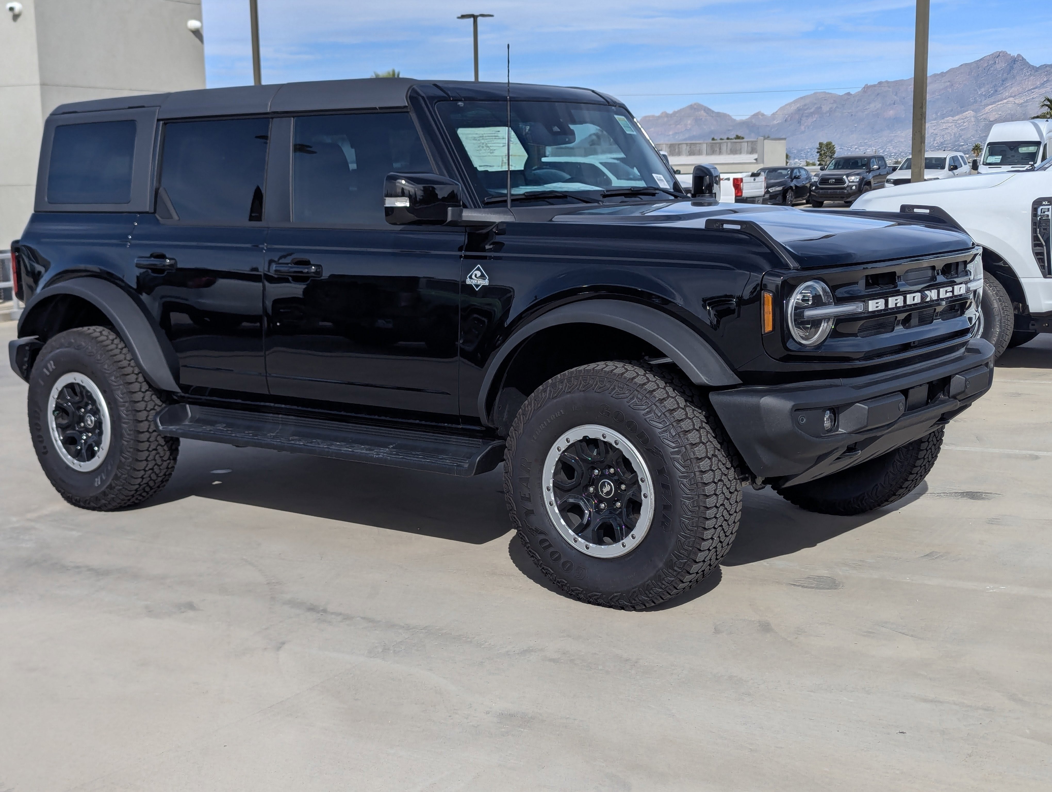2025 Ford Bronco Outer Banks®