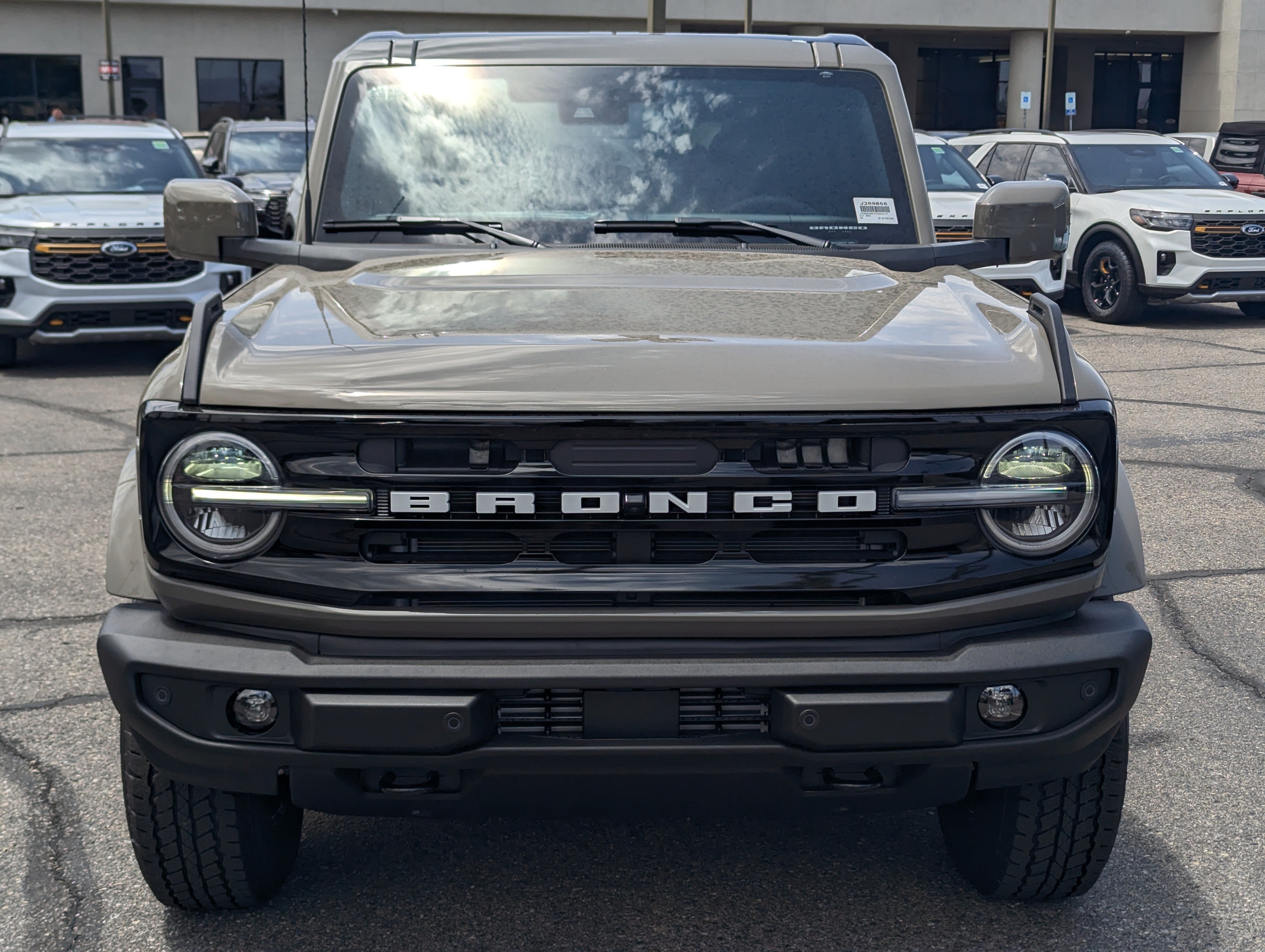 2026 Ford Bronco Outer Banks