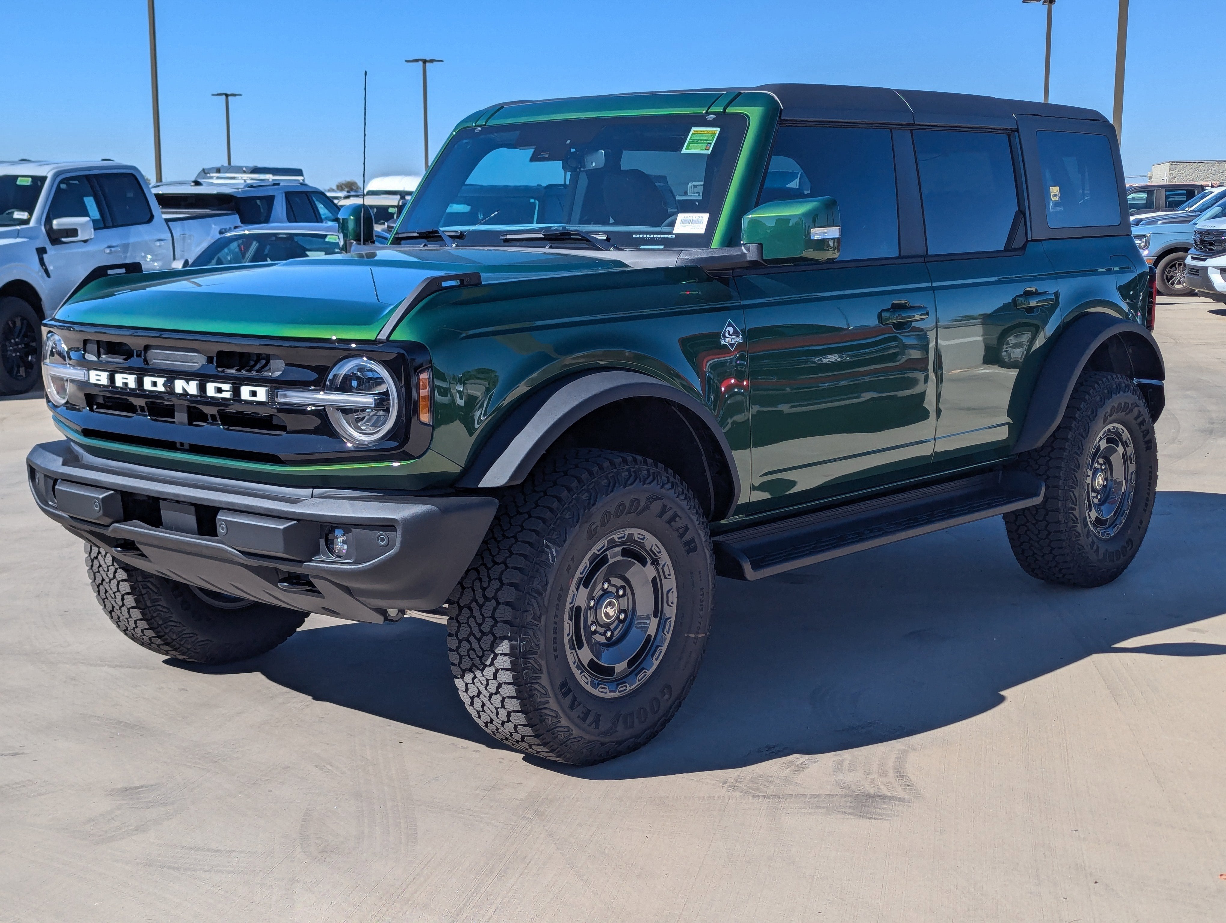 2025 Ford Bronco Outer Banks®