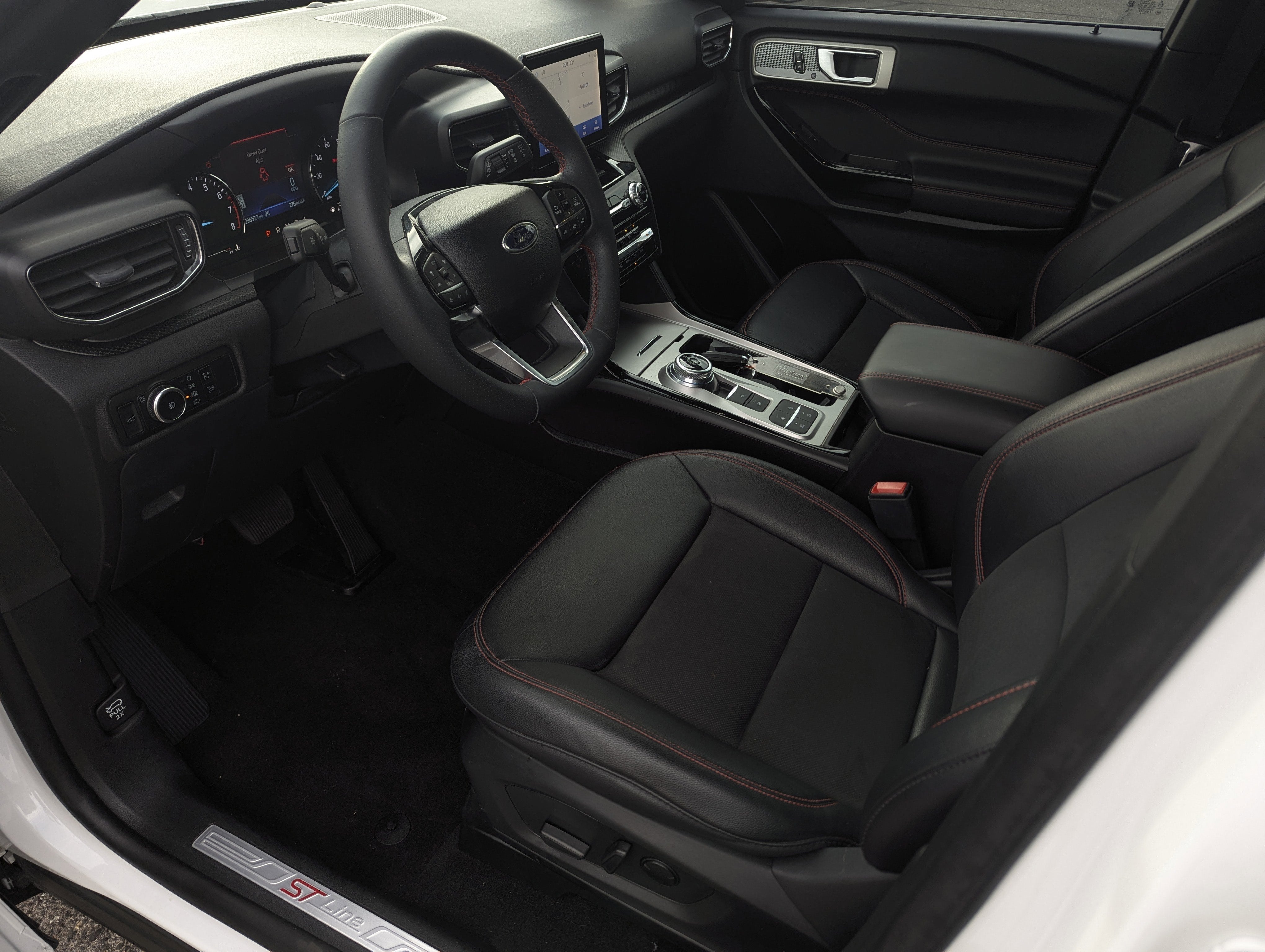 2024 Ford Explorer ST-Line