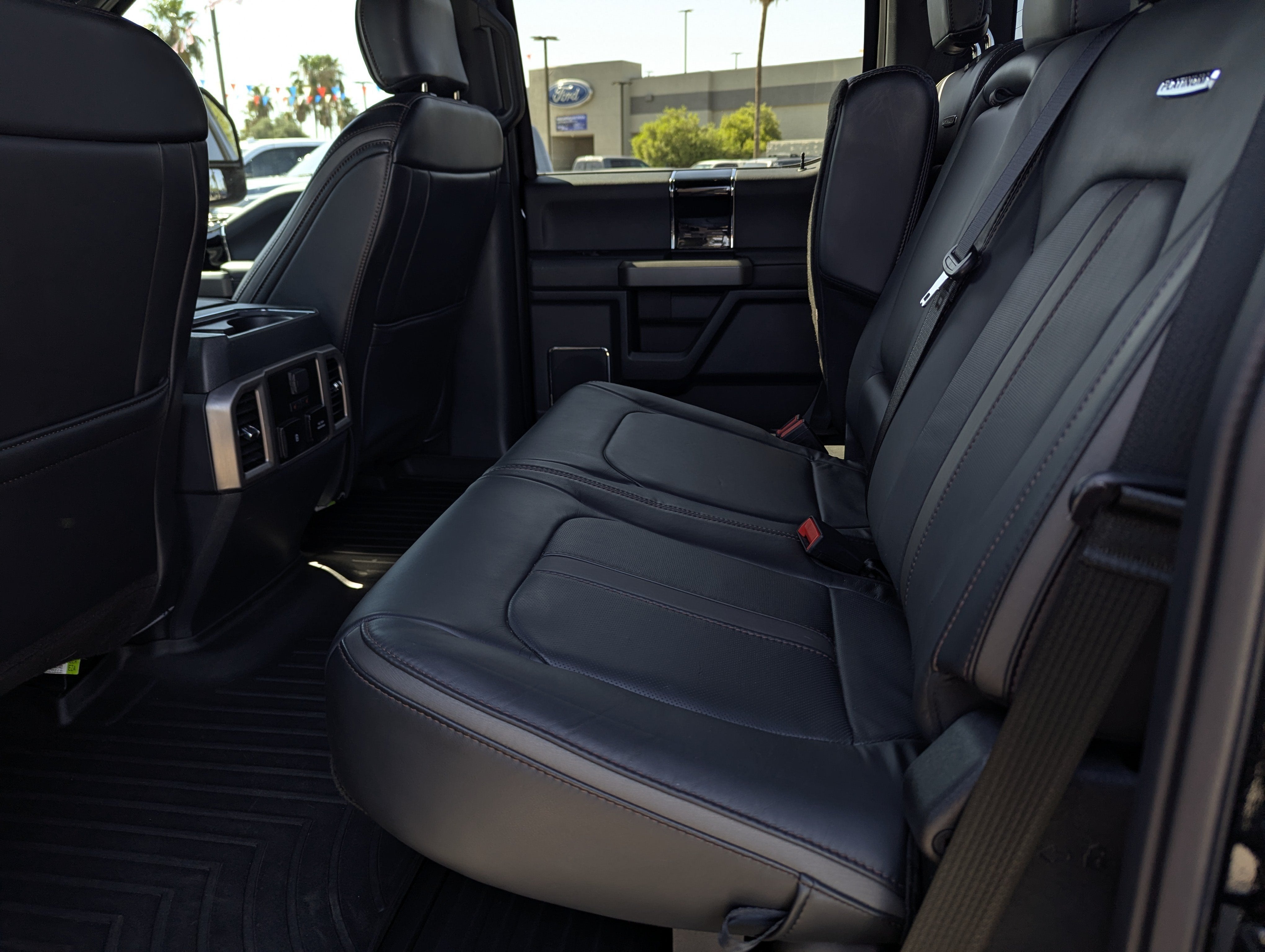 2022 Ford Super Duty F-350 SRW Platinum