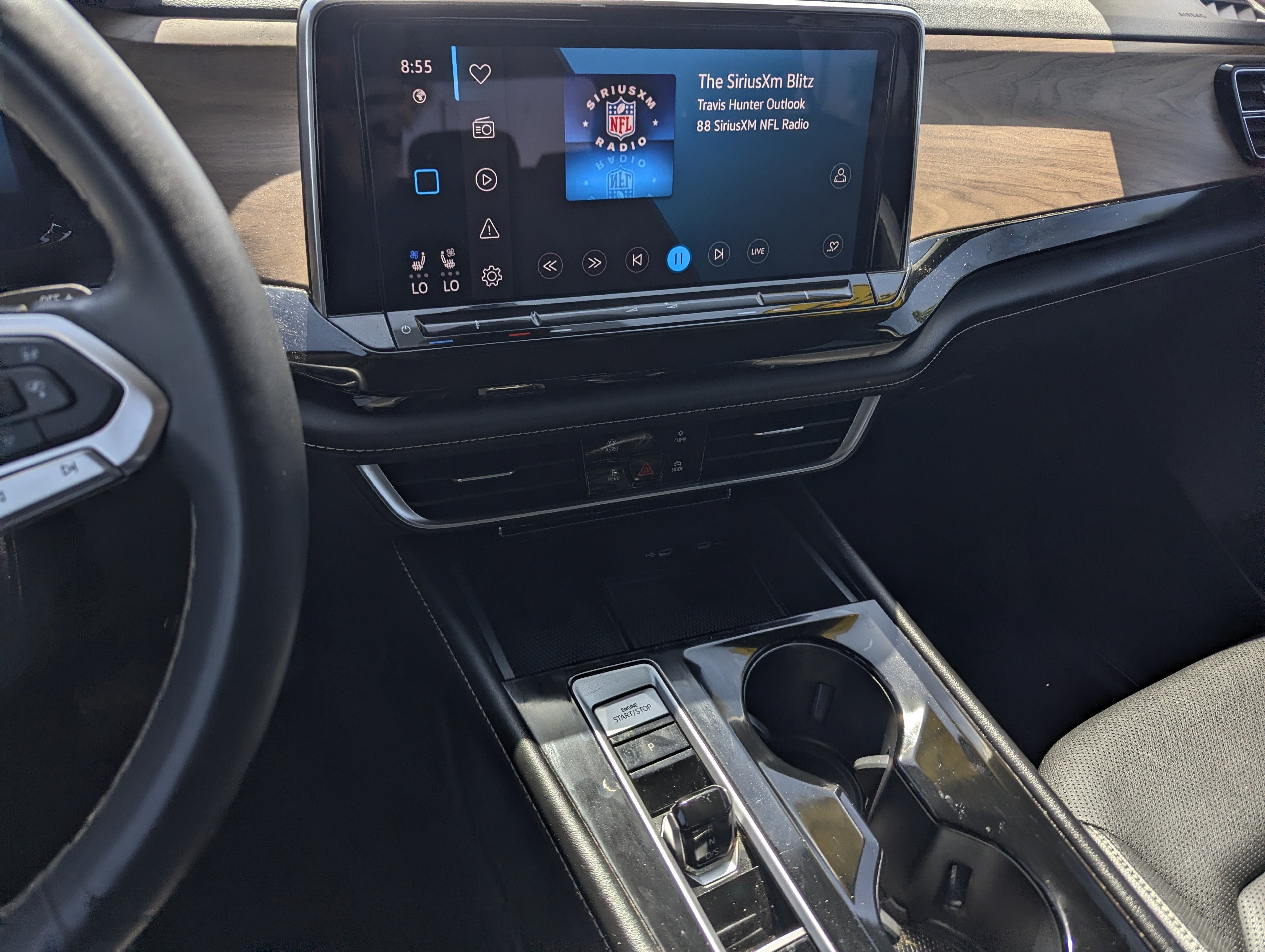 2024 Volkswagen Atlas 2.0T SE w/Technology