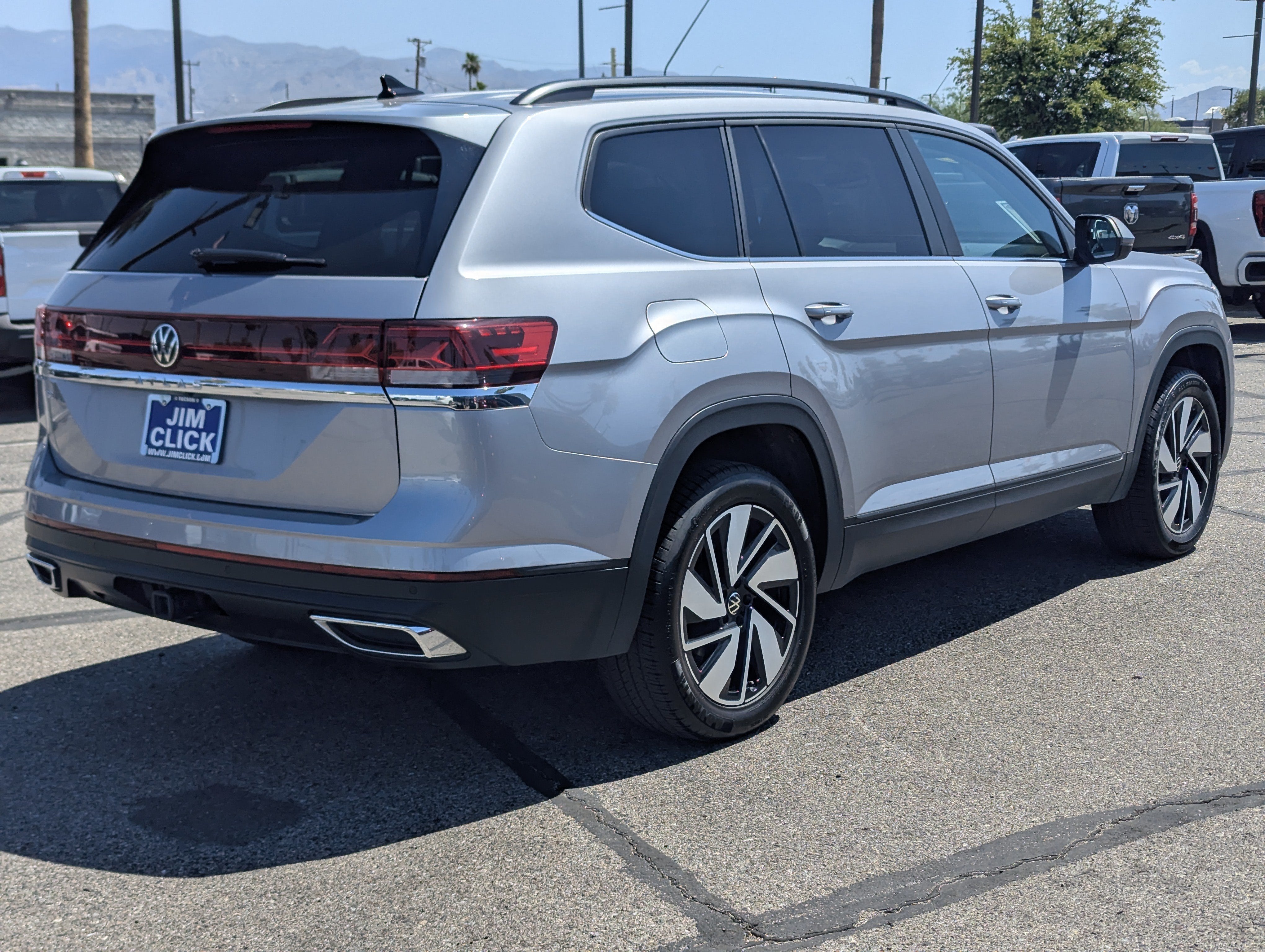 2024 Volkswagen Atlas 2.0T SE w/Technology