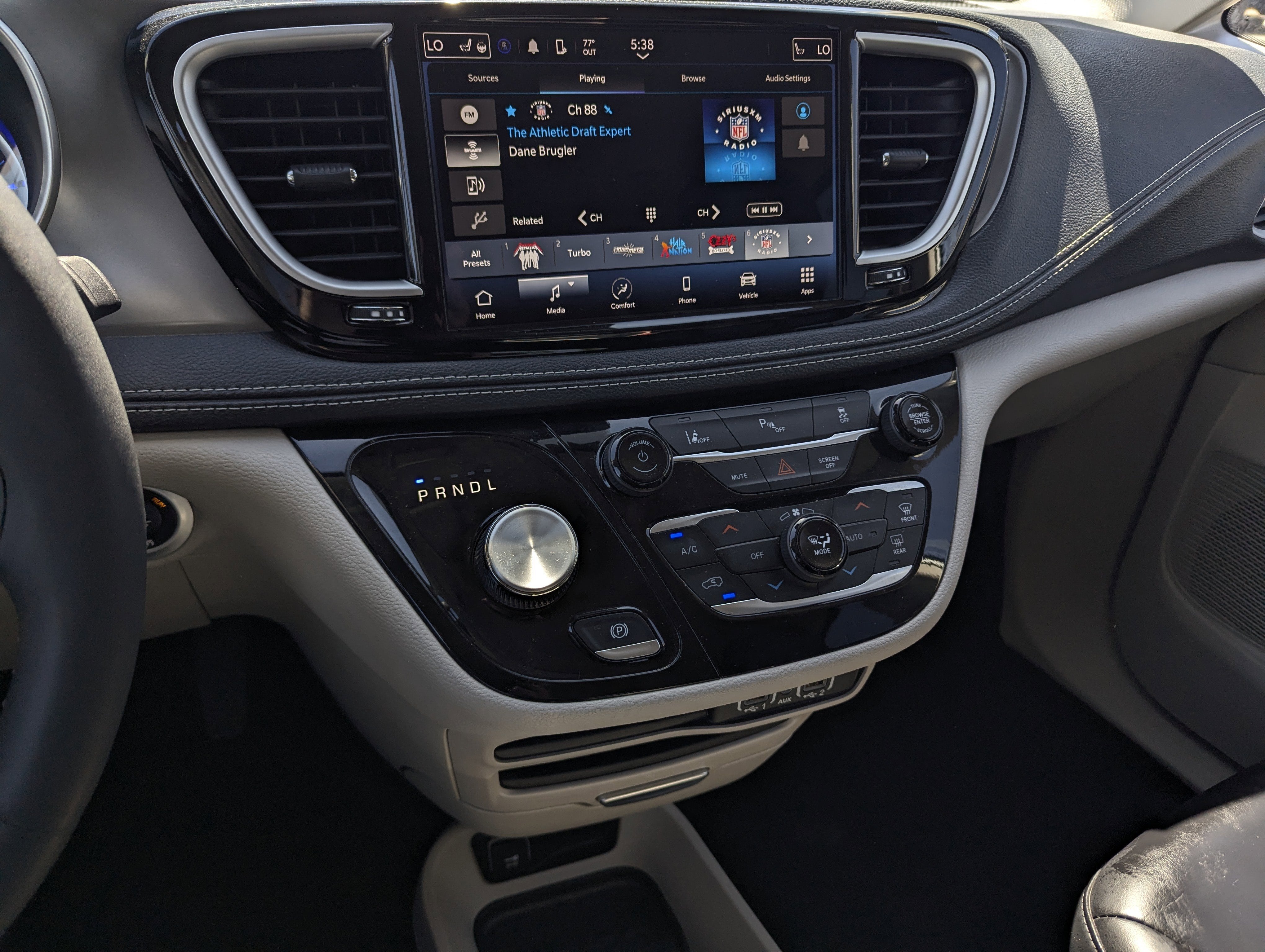 2023 Chrysler Pacifica Hybrid Touring L