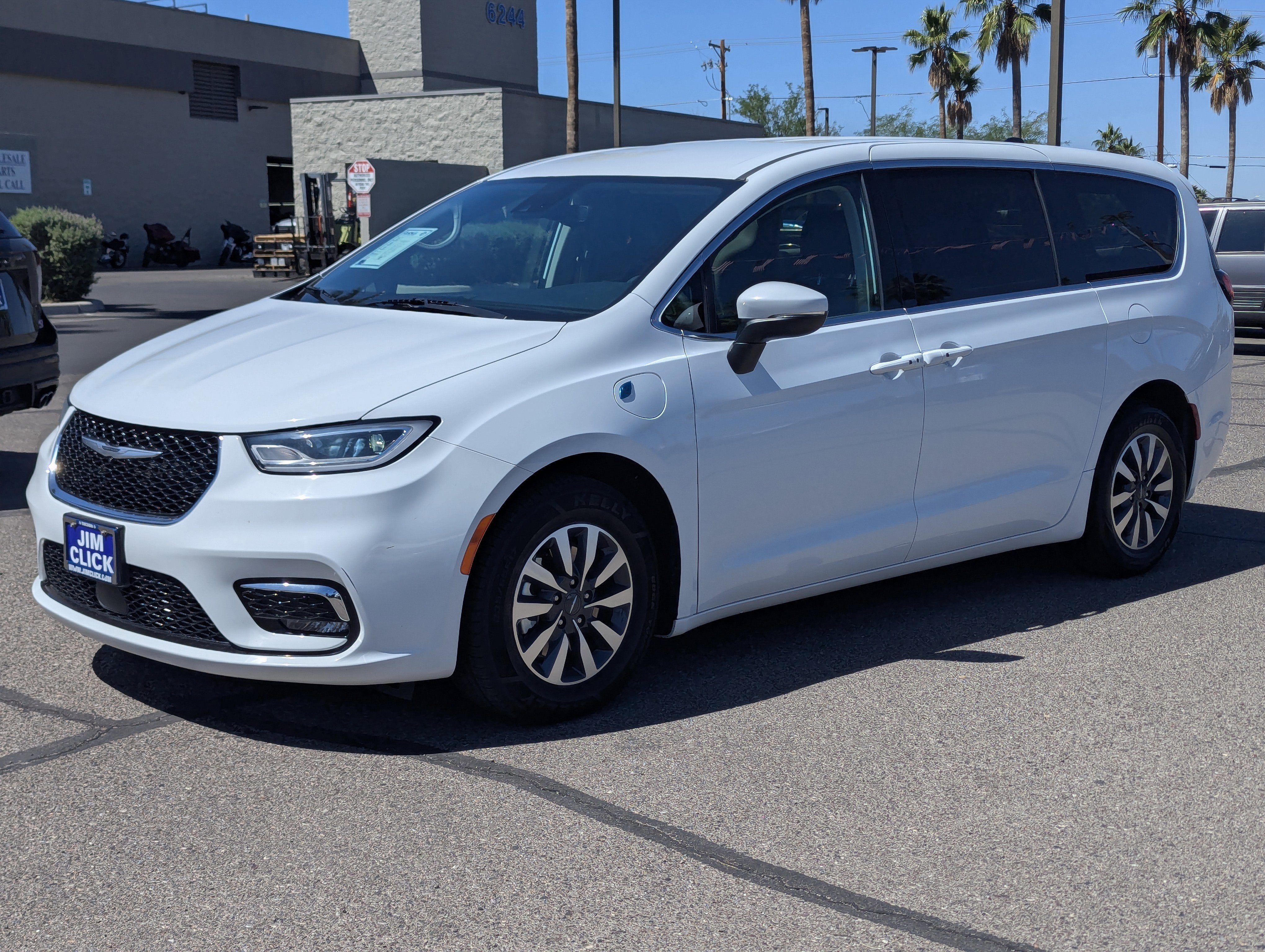 2023 Chrysler Pacifica Hybrid Touring L
