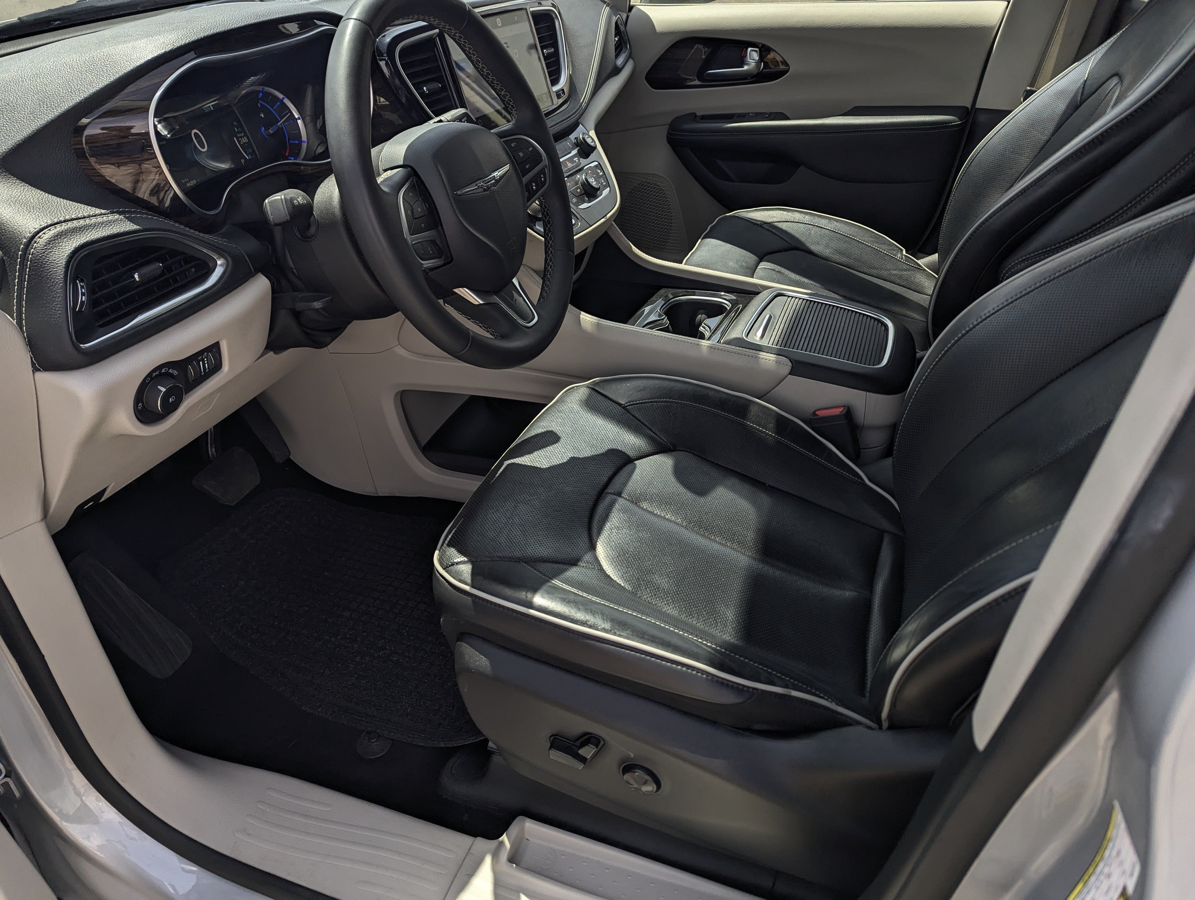 2023 Chrysler Pacifica Hybrid Limited
