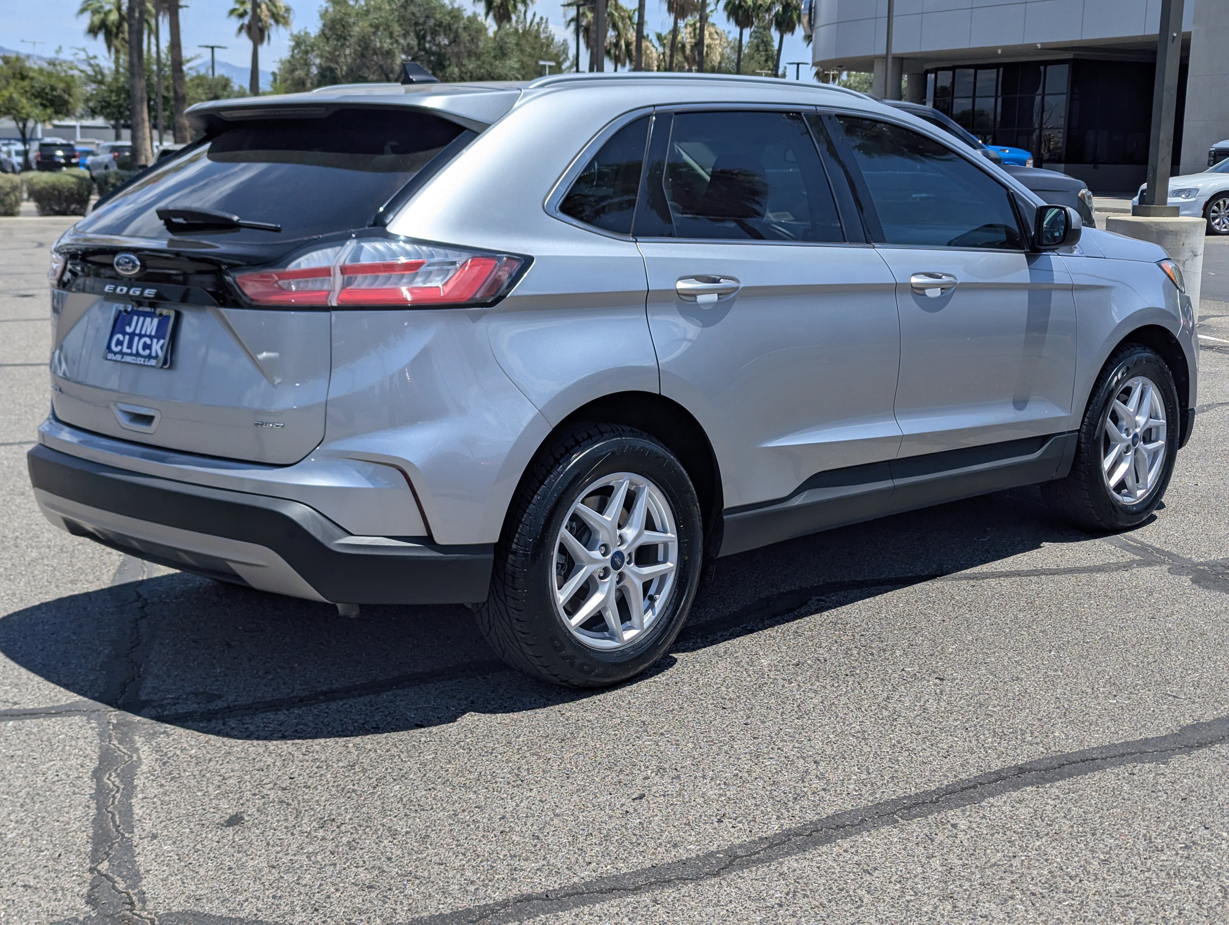 2022 Ford Edge Base