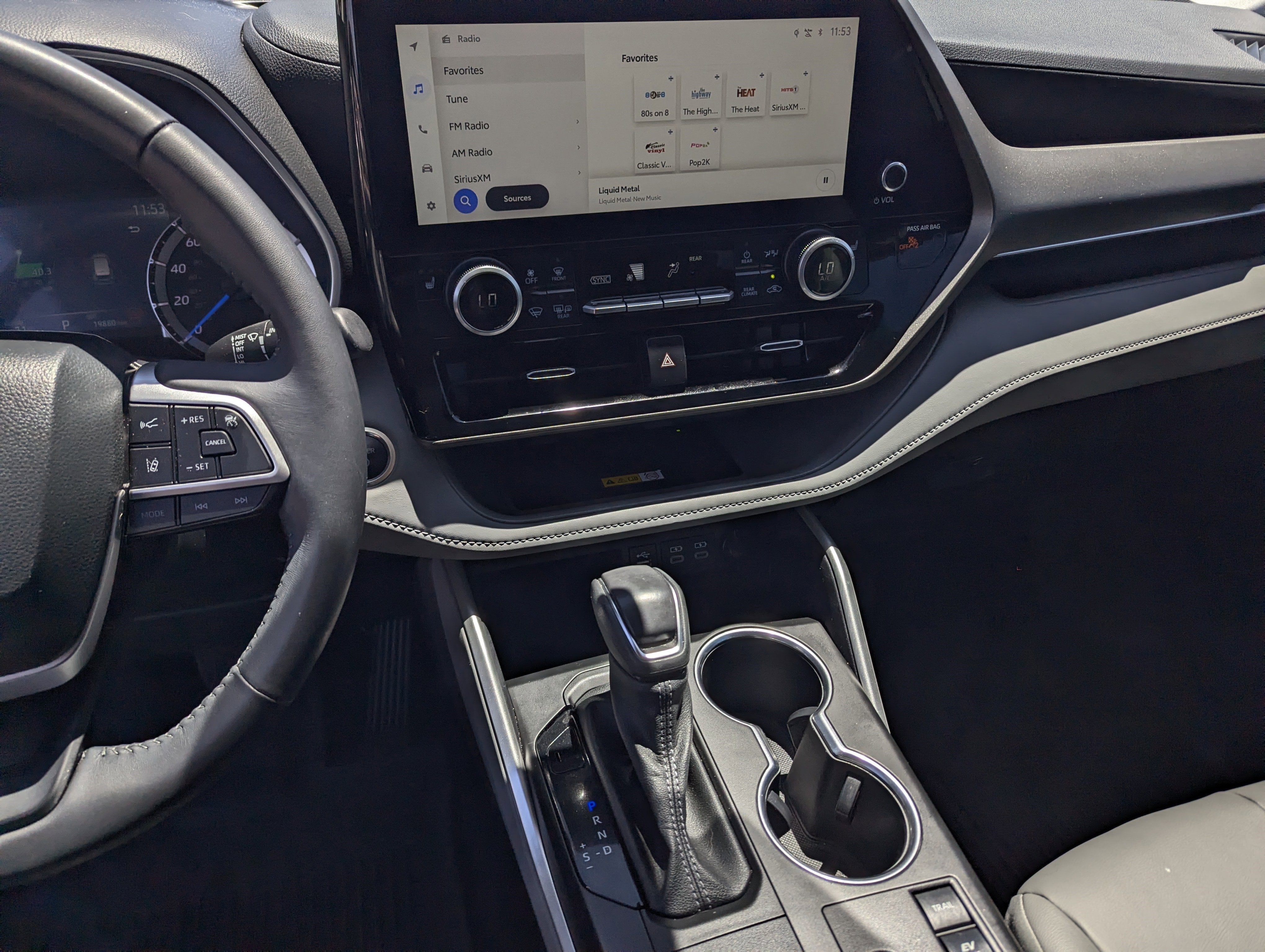 2024 Toyota Highlander Hybrid XLE