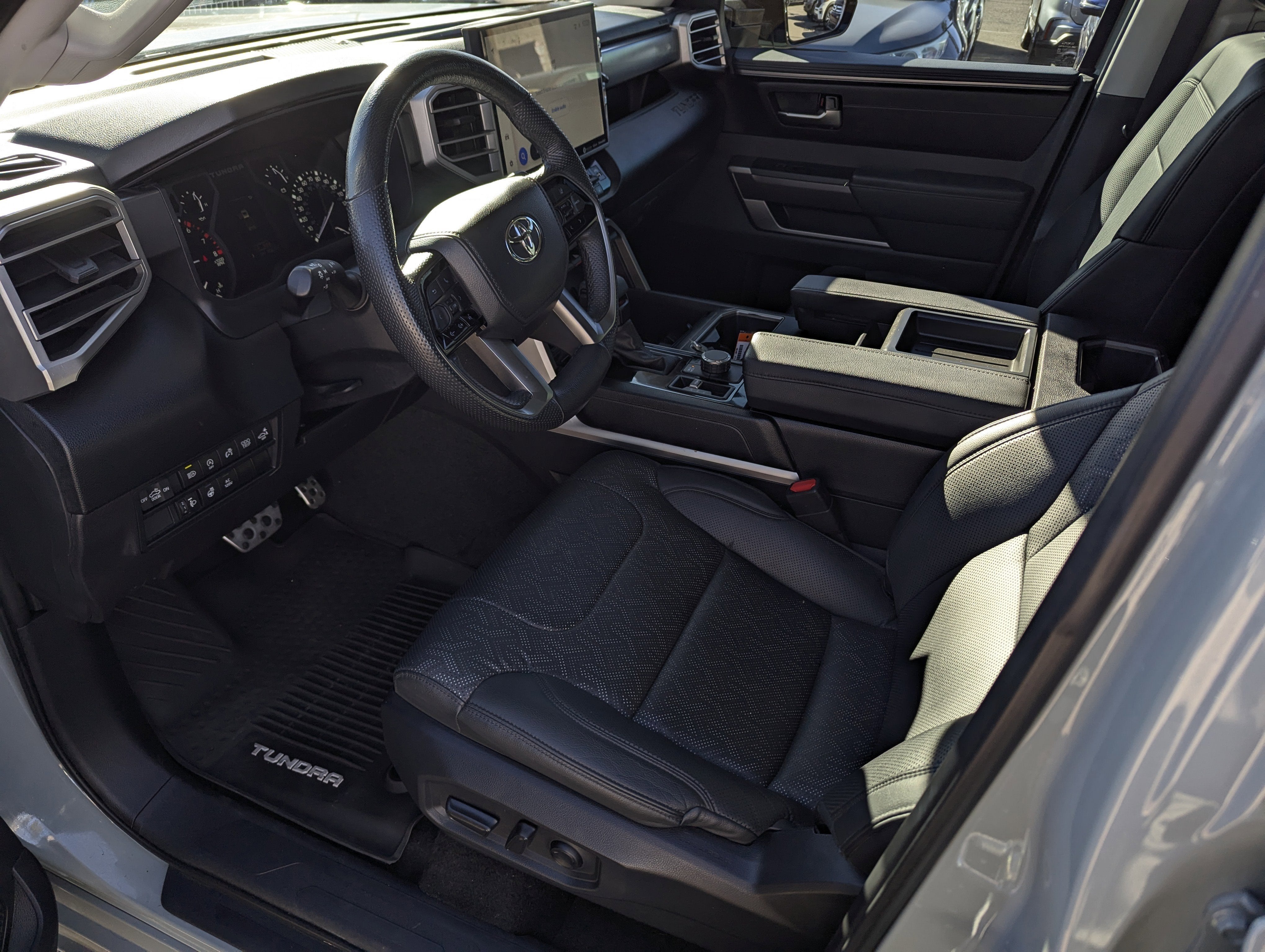 2024 Toyota Tundra 4WD SR5