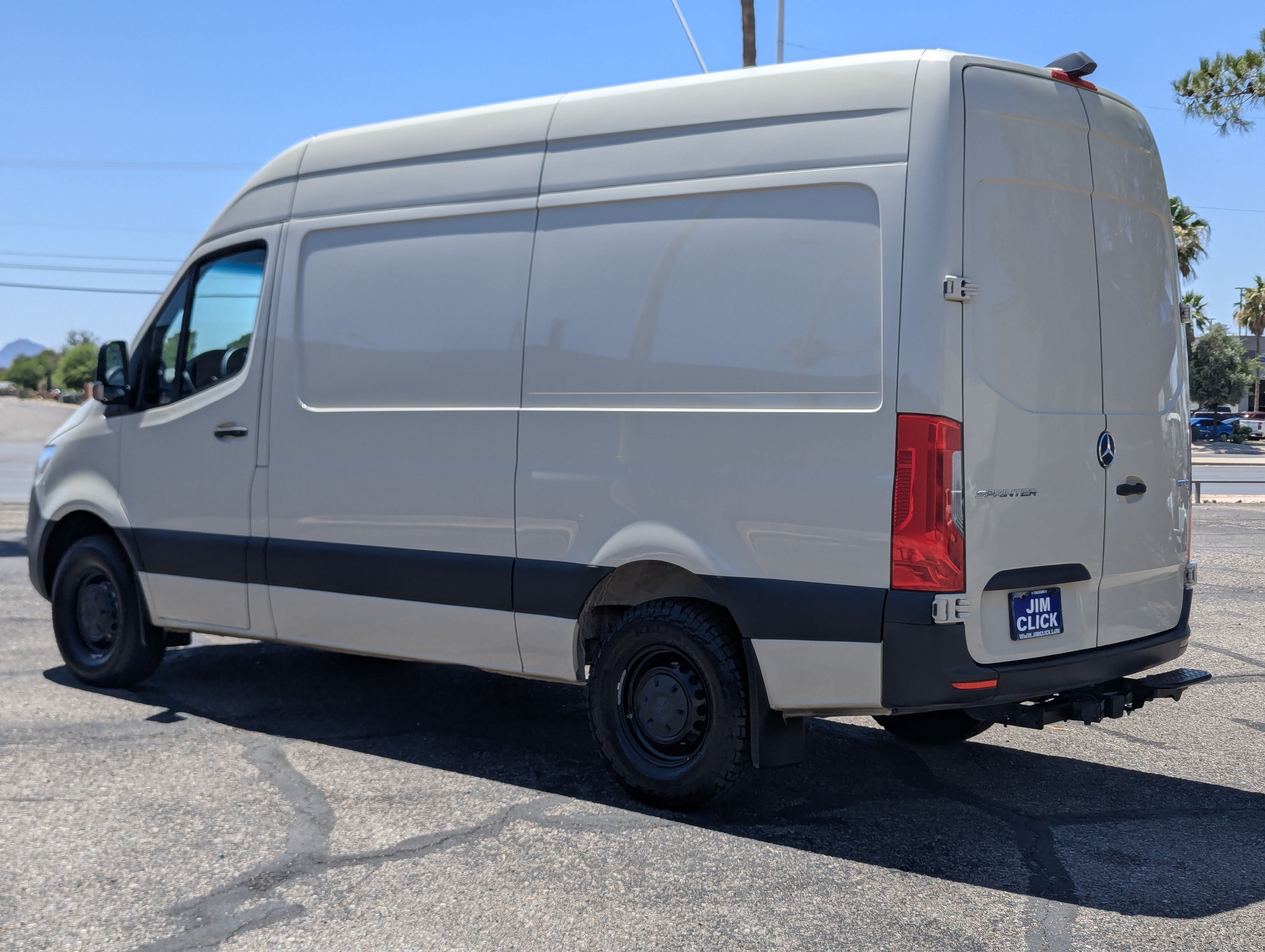 2023 Mercedes-Benz Sprinter Cargo Van 1500 STANDARD ROO