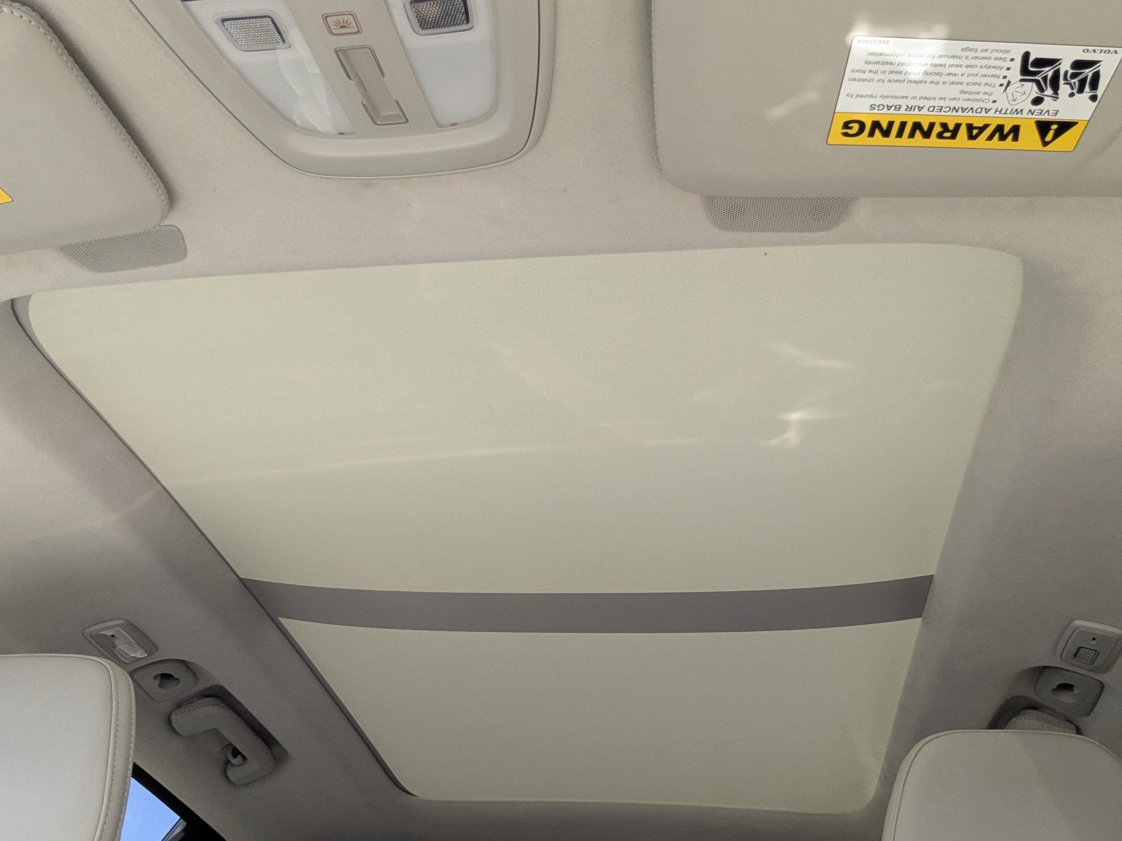 2023 Volvo XC90 Recharge Plug-In Hybrid Ultimate Dark Theme