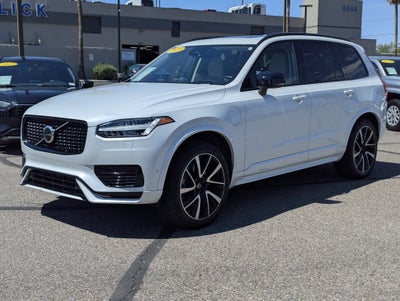 2023 Volvo XC90 Recharge Plug-In Hybrid Ultimate Dark Theme