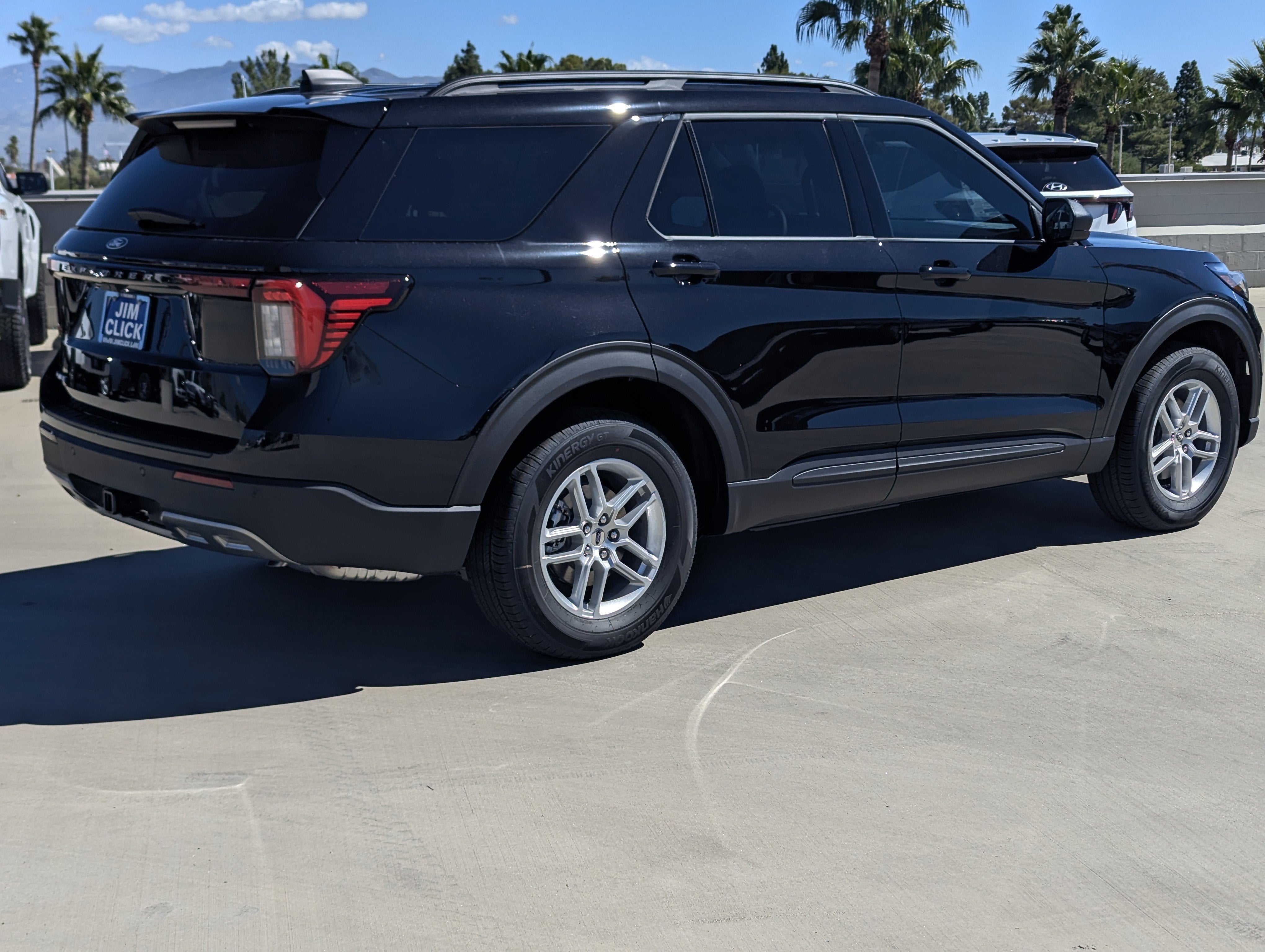 2027 Ford Explorer Active w/200A Pkg