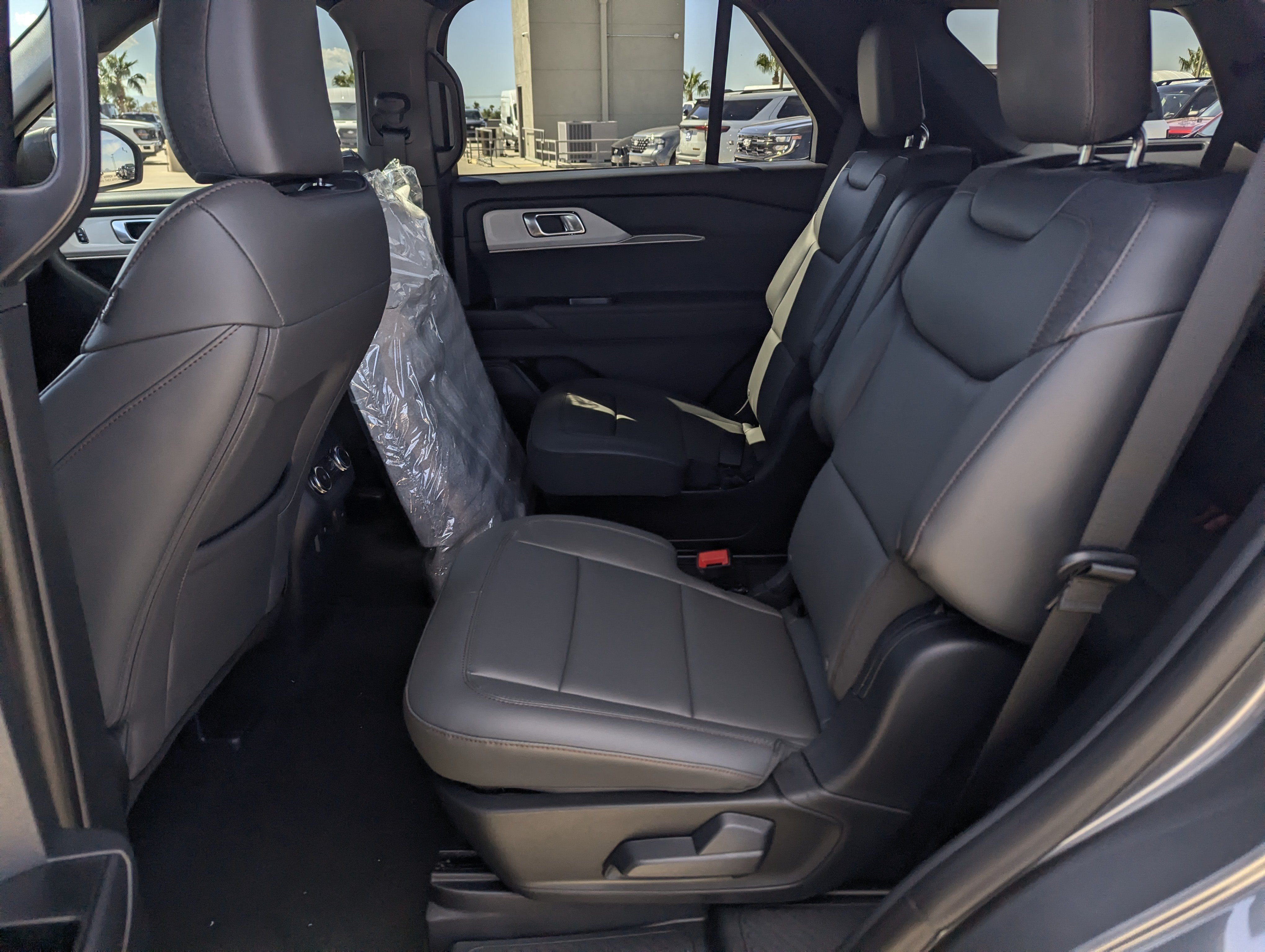 2027 Ford Explorer Active w/200A Pkg