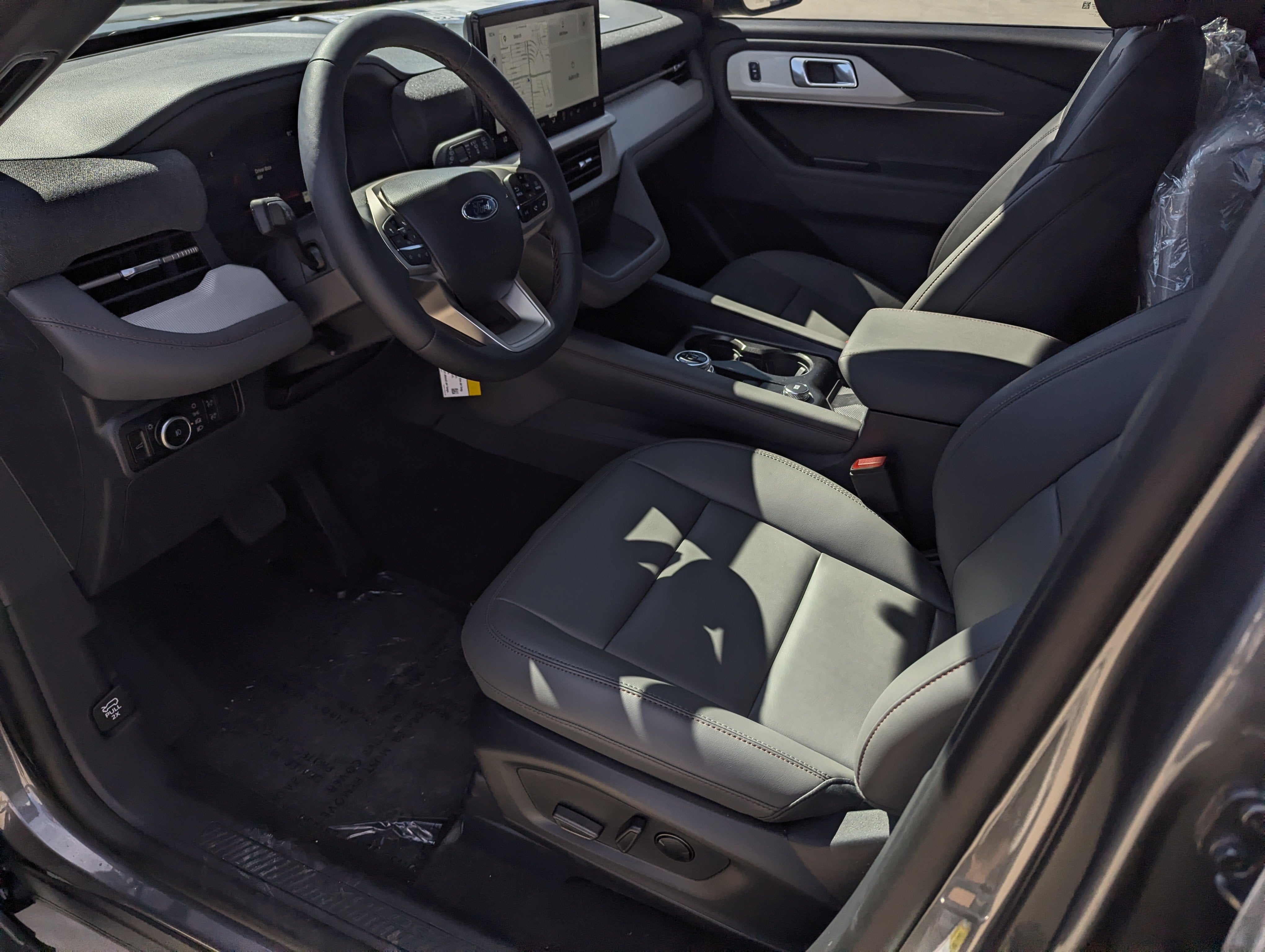 2027 Ford Explorer Active w/200A Pkg